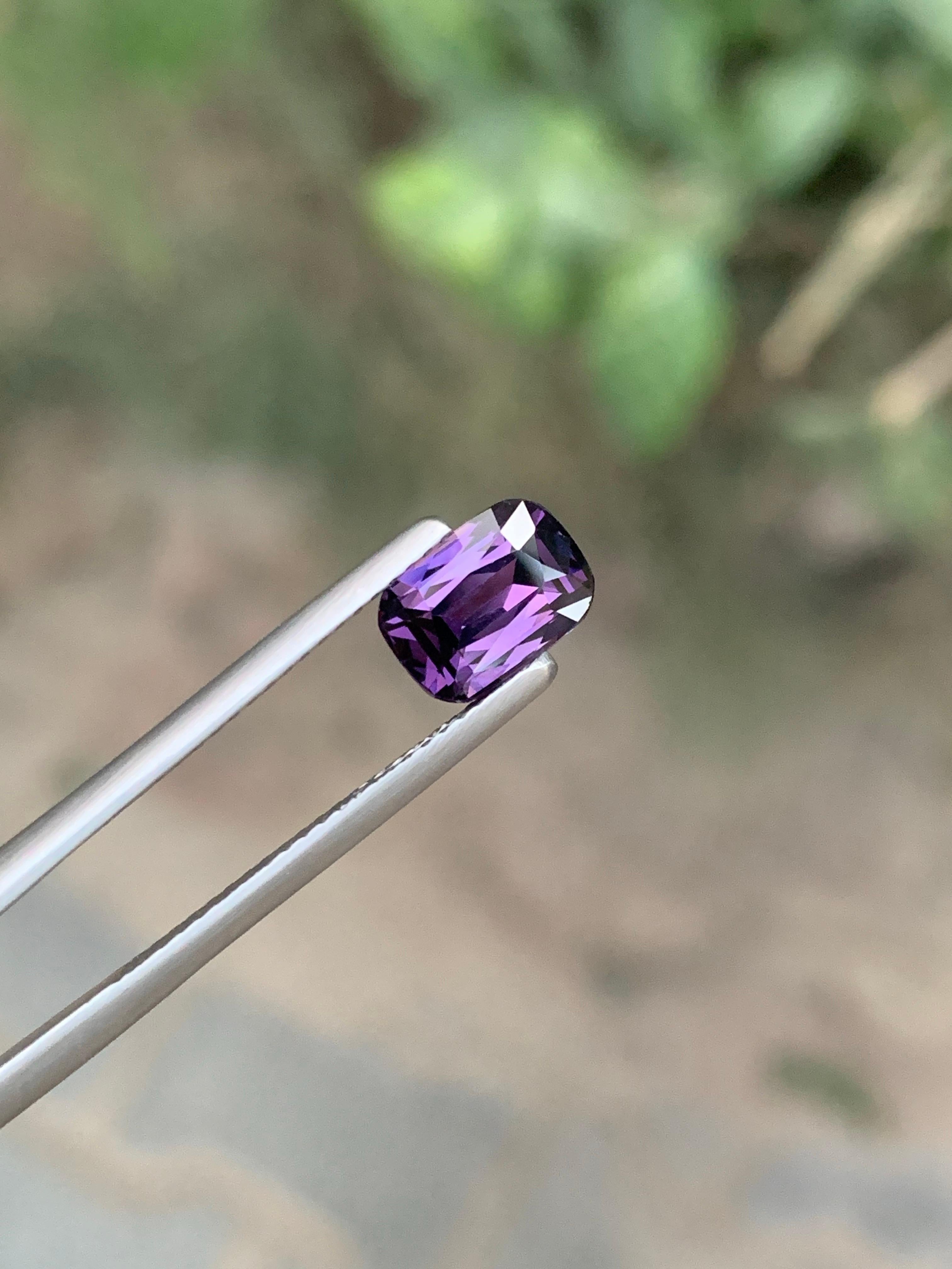 1,60 Karat natürlicher loser Spinell im Kissenschliff Edelstein aus Tansania im Angebot 3