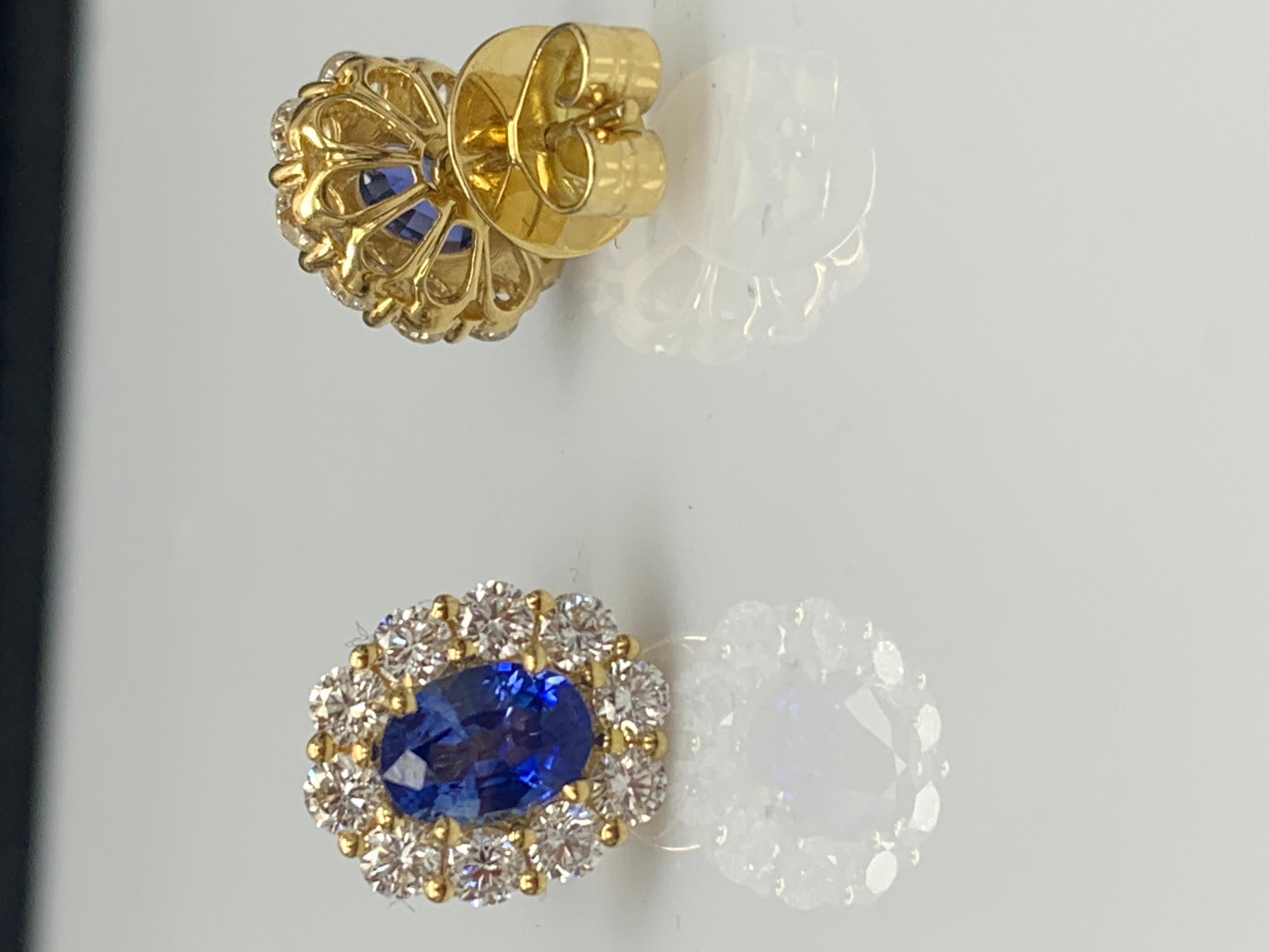 1.60 Carat Oval Cut Sapphire and Diamond Stud Earrings in 18K Yellow Gold In New Condition For Sale In NEW YORK, NY