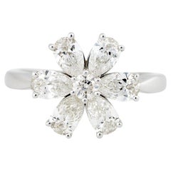 1,60 Karat birnenförmiger Diamant-Blumenring aus 18 Karat, auf Lager
