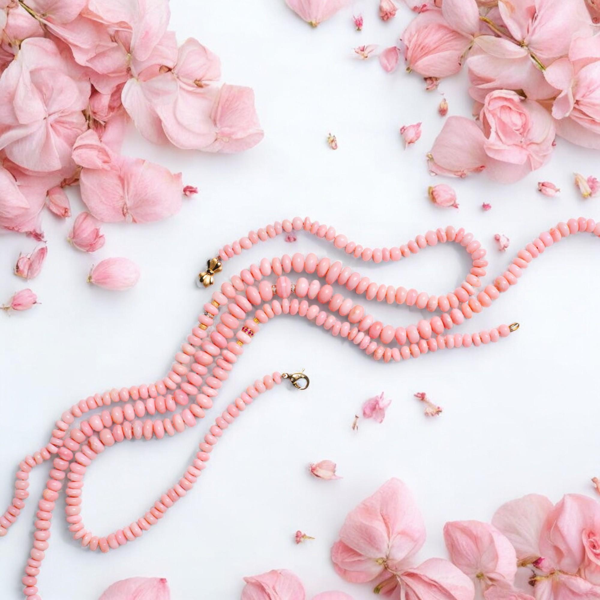 160 Carat Blush Pink Opal Beaded Diamond Yellow Gold Necklace In New Condition For Sale In GOES, NL