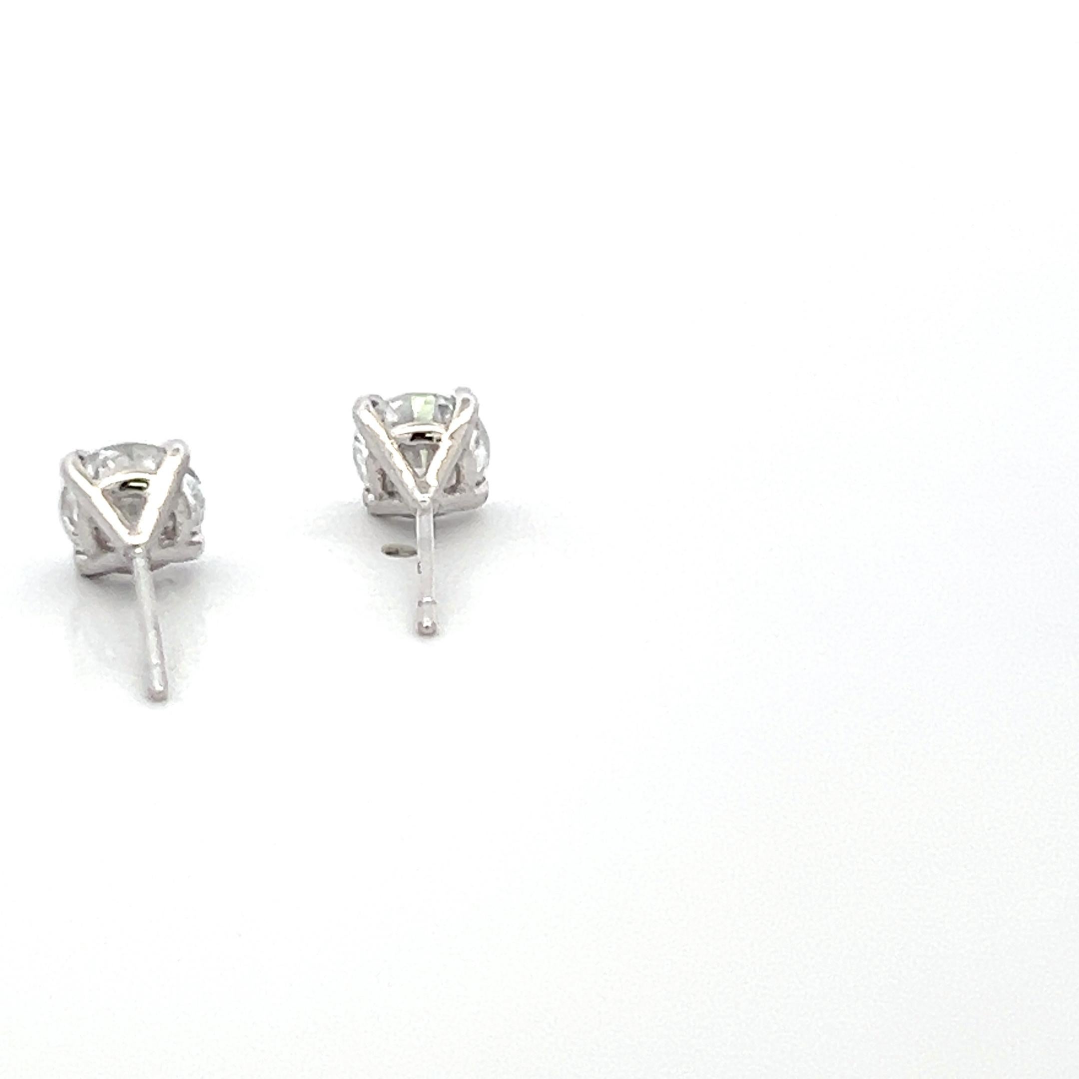 1,60 Karat Runder Brillant E VS2 Diamant-Ohrstecker aus 18 Karat Weißgold (Rundschliff) im Angebot