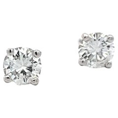 1.60 Carat Round Brilliant E VS2 Diamond 18 Karat White Gold Stud Earrings
