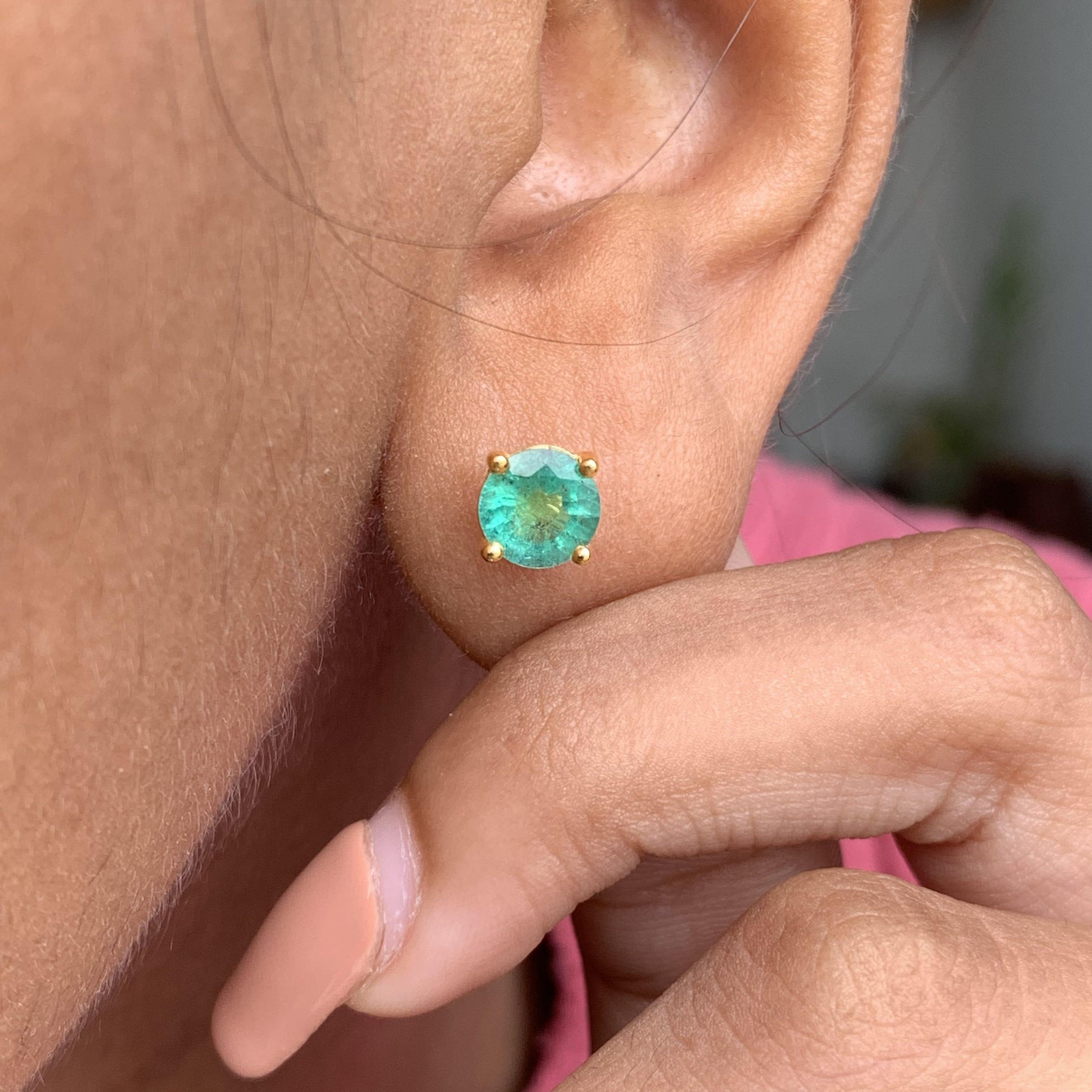 1.60 Carat Round Zambian Emerald Statement Stud Earrings in 18K Yellow Gold For Sale 1