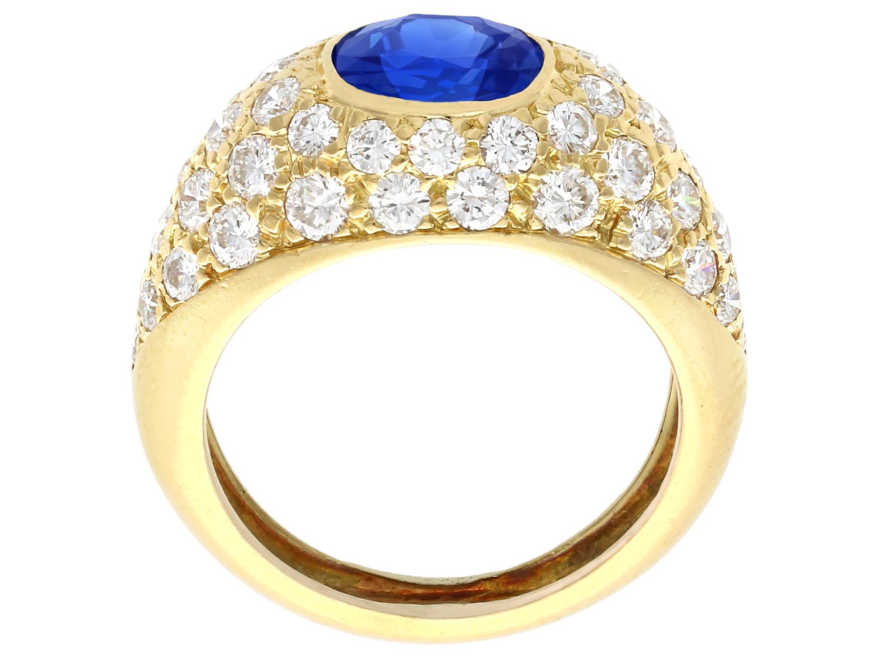 Women's 1.60 Carat Oval Cut Sapphire 1.20 Carat Diamond 18k Yellow Gold Cocktail Ring For Sale