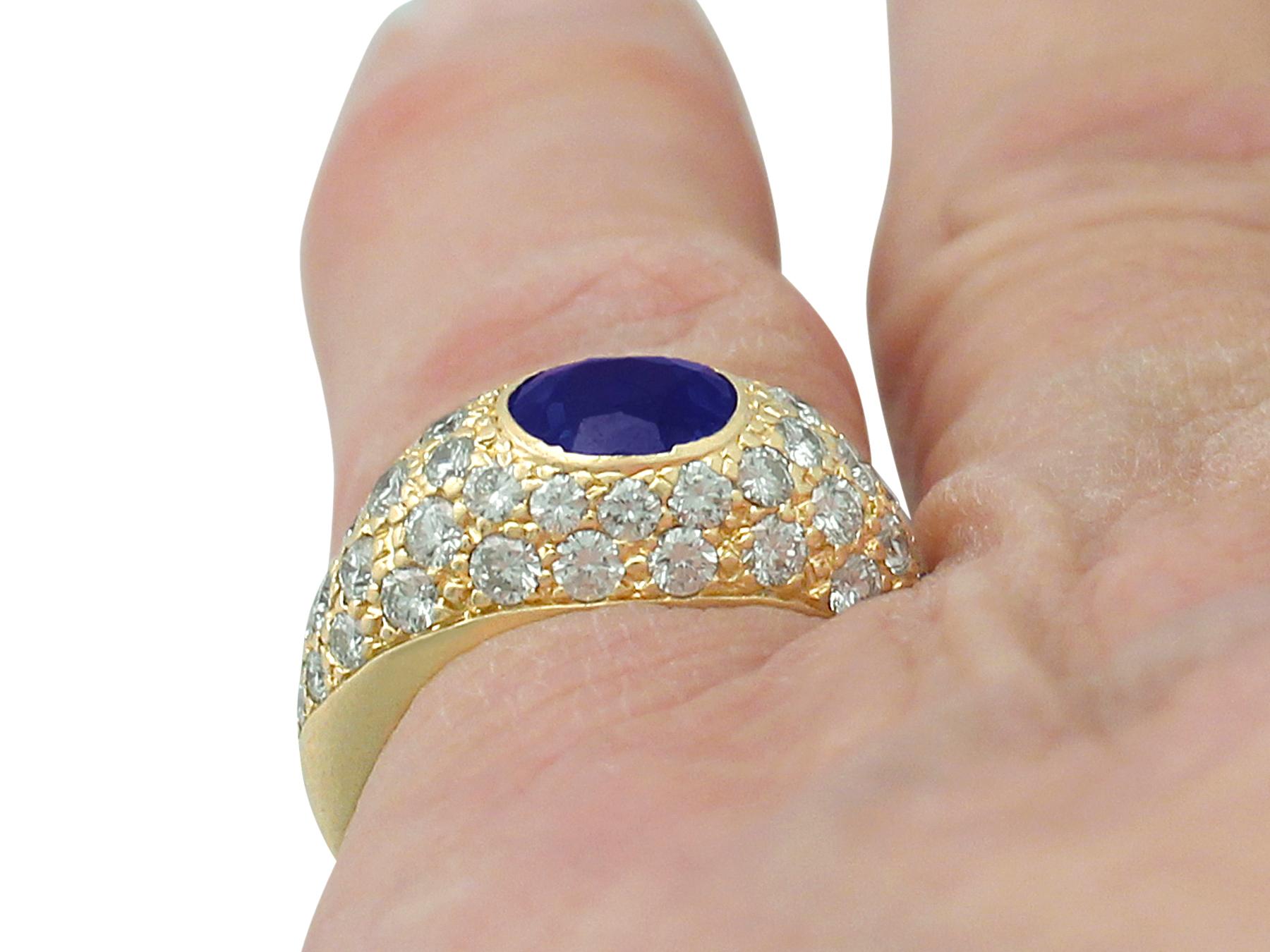1.60 Carat Oval Cut Sapphire 1.20 Carat Diamond 18k Yellow Gold Cocktail Ring For Sale 2