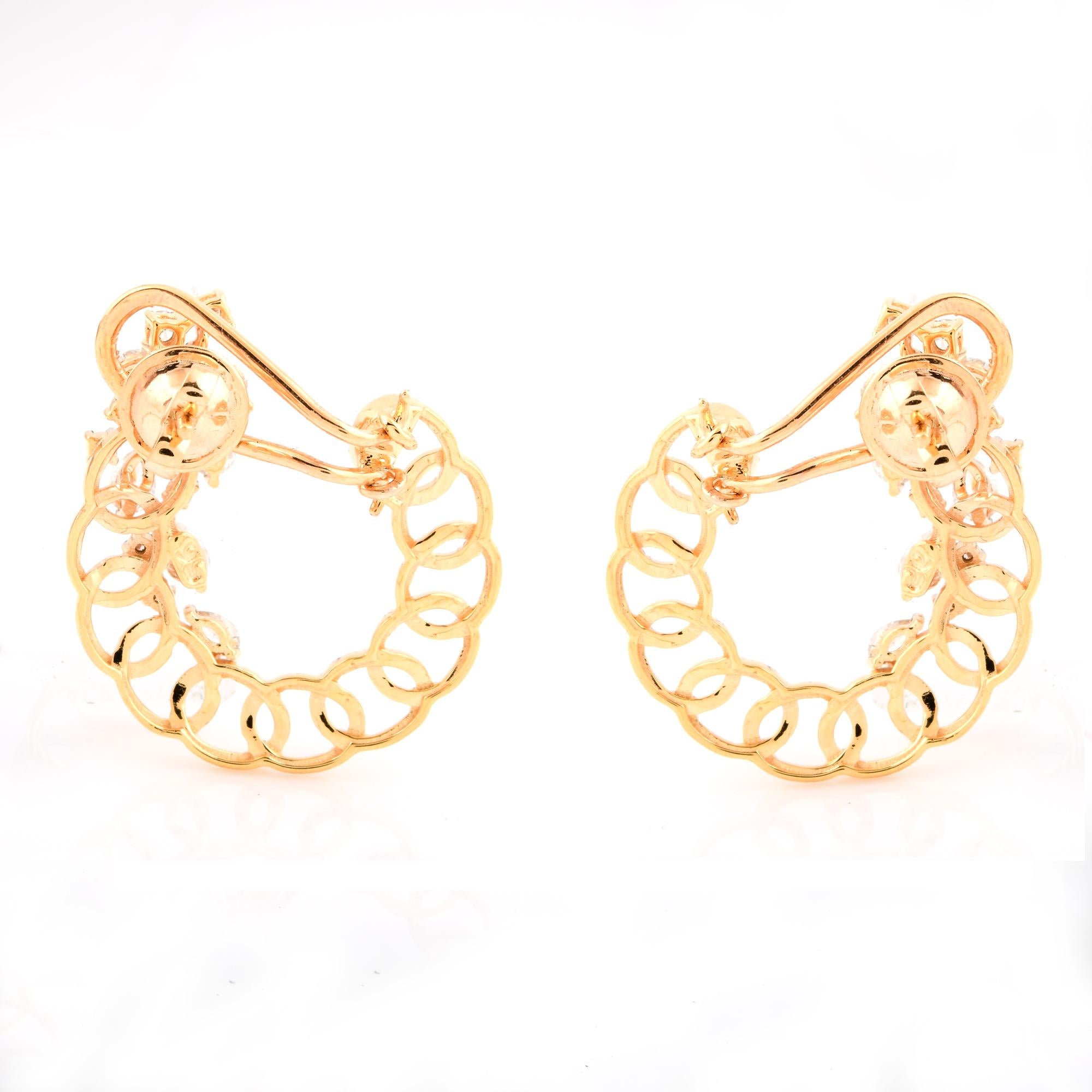 1.60 Carat SI Clarity HI Color Pear Round Diamond Hoop Earrings 18k Yellow Gold Neuf - En vente à Diera, Dubai