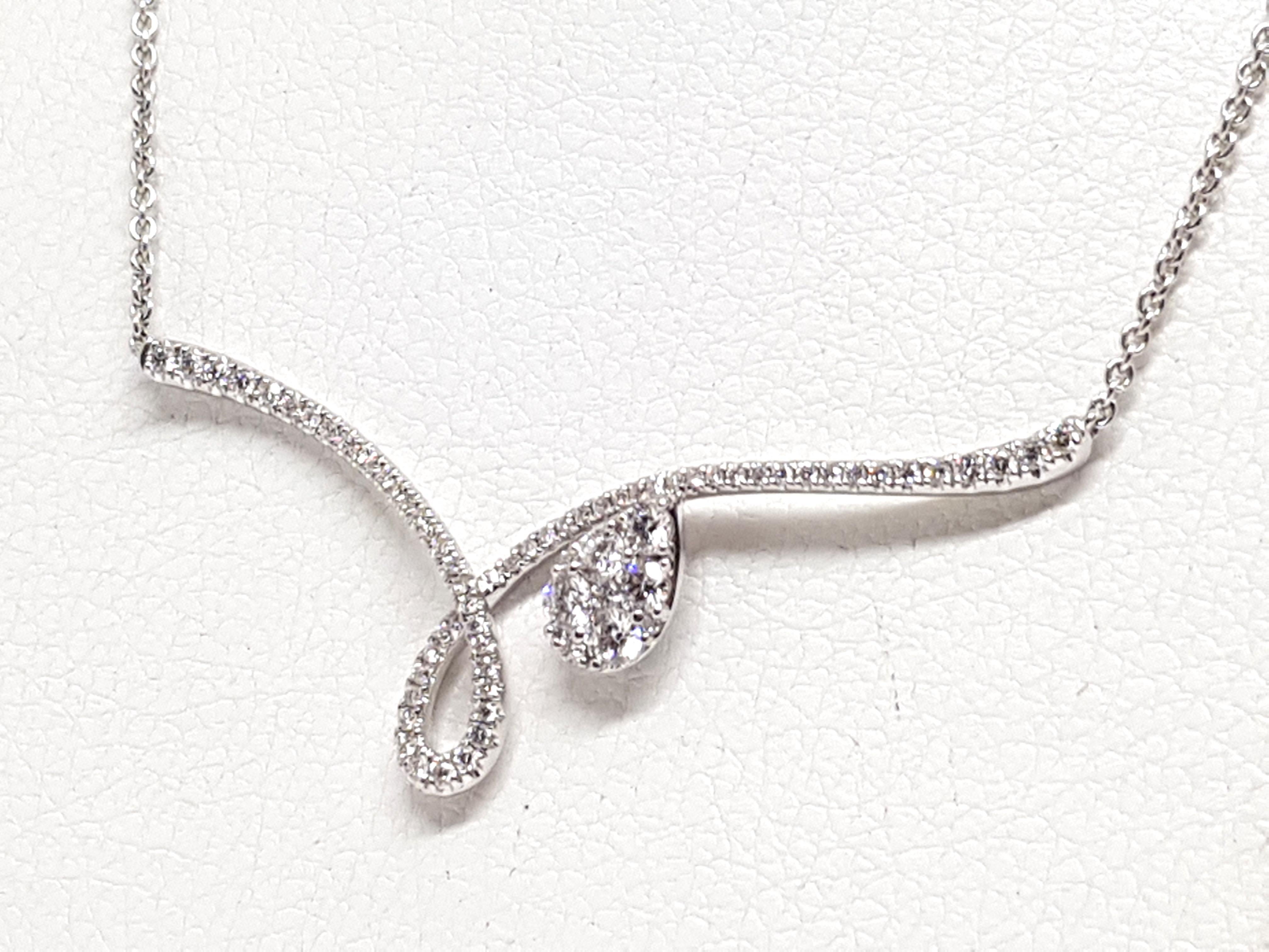 Round Cut 1.60 Carat White Gold Diamond Necklace For Sale