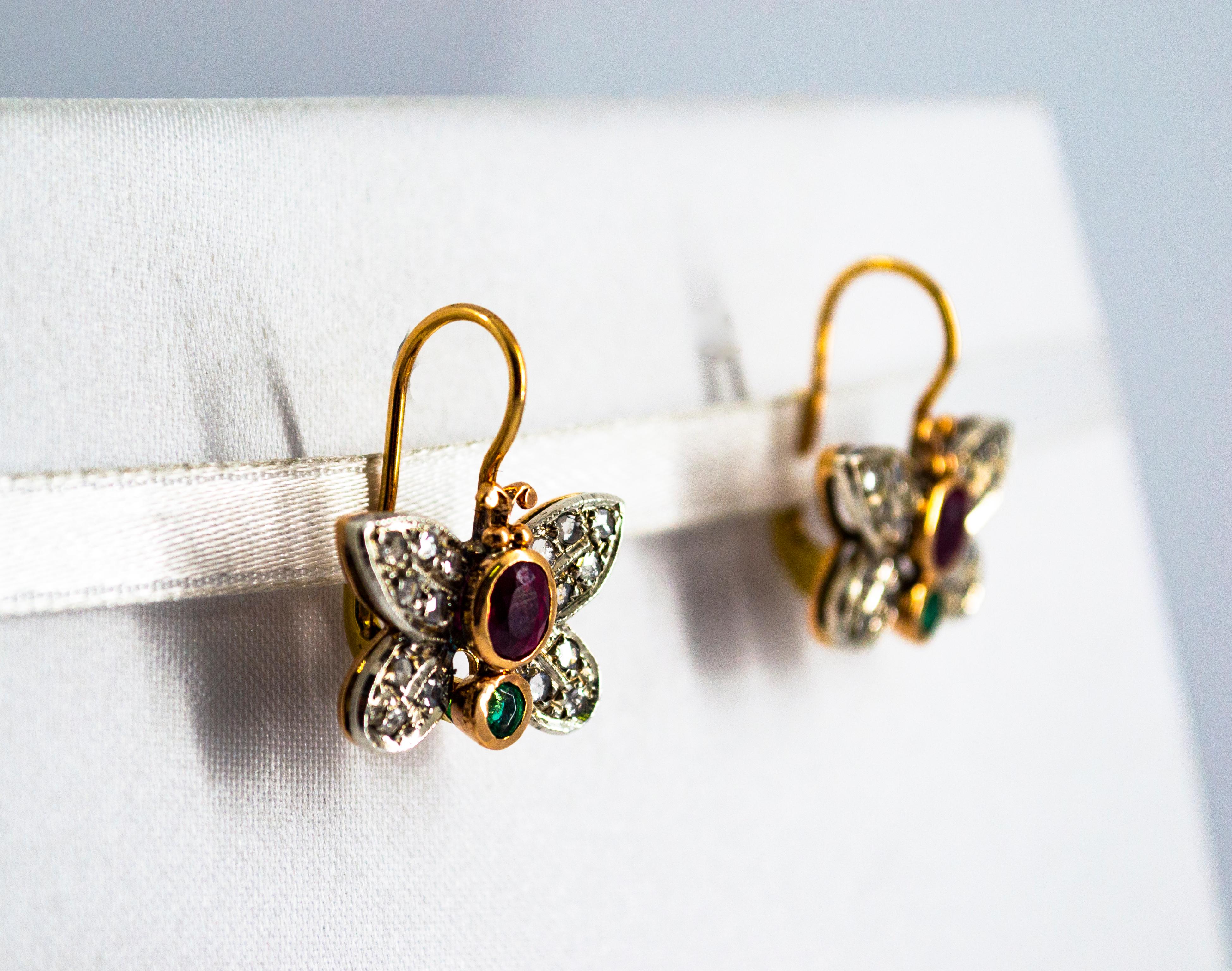 Boucles d'oreilles « papillon » en or jaune avec diamants blancs taille rose et émeraudes de 1,60 carat en vente 1