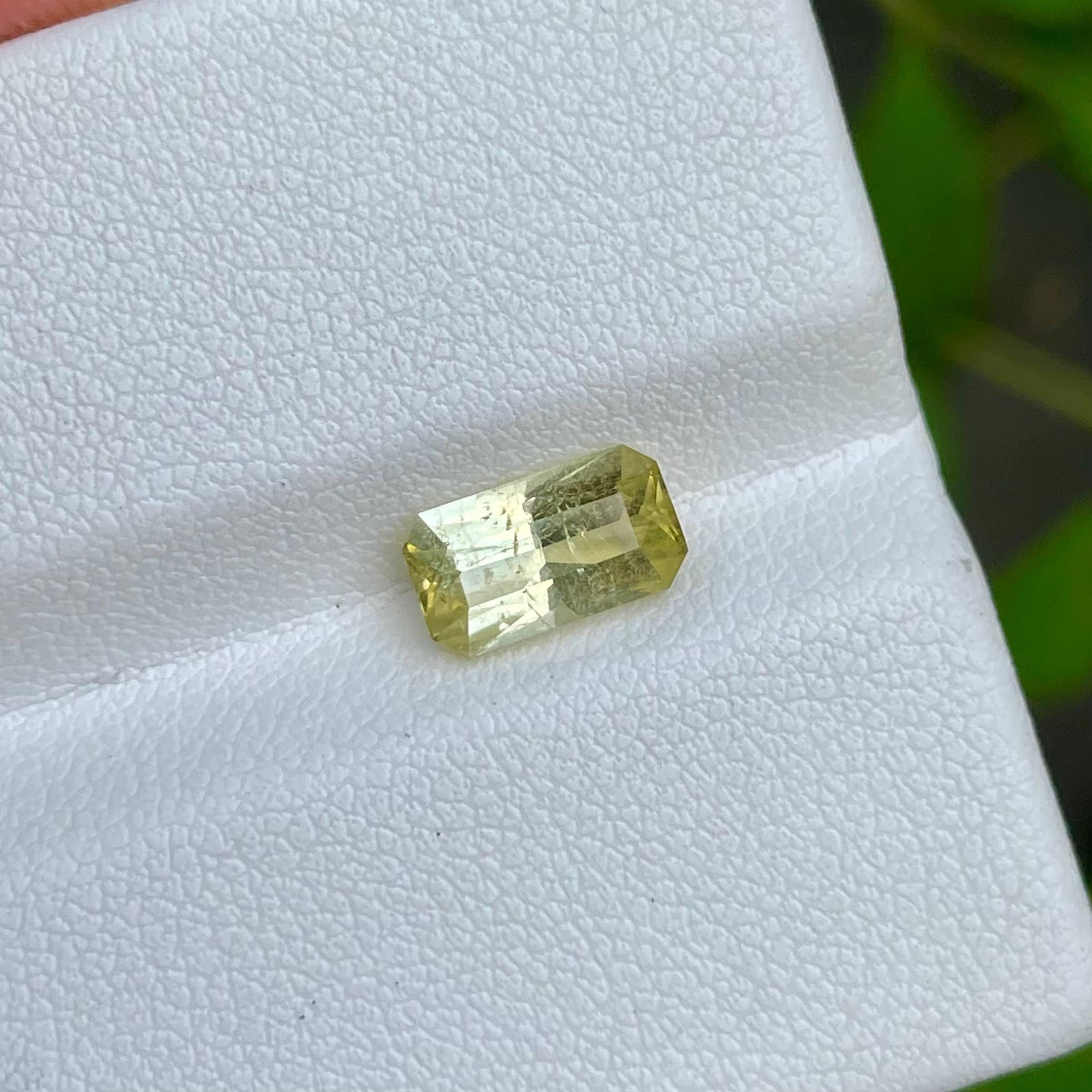 1.60 carats Canary Tourmaline Custom Precision Cut Natural African Gemstone In New Condition For Sale In Bangkok, TH
