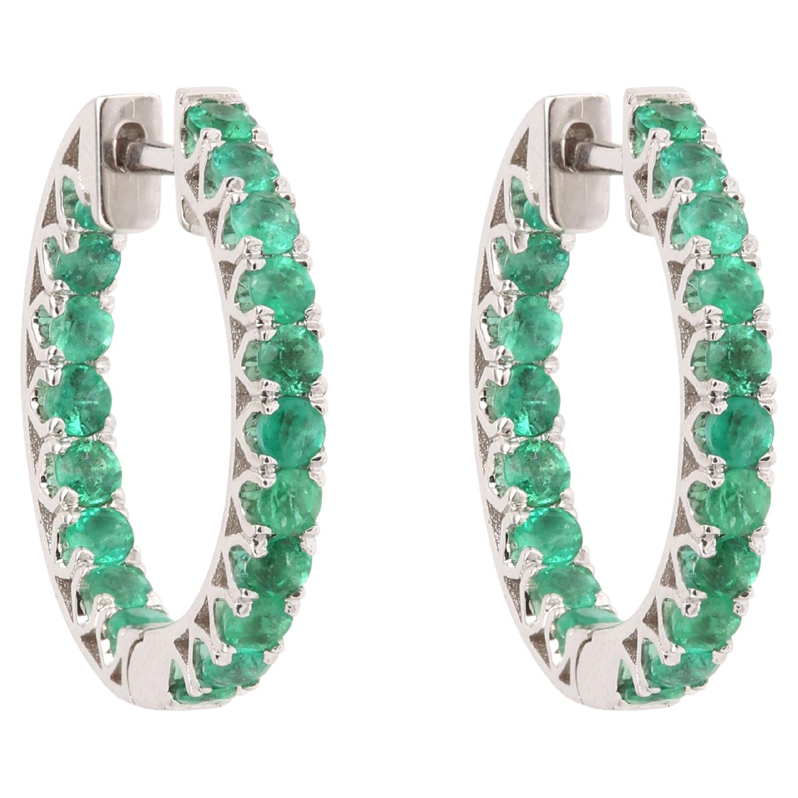 1.60 carats Emeralds 18 carat white gold hoop earrings For Sale