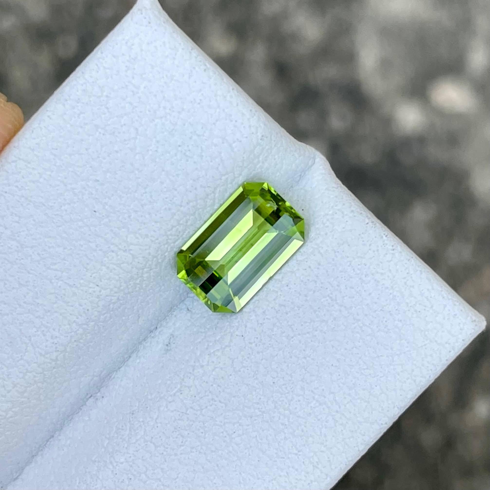 1.60 quilates Peridoto verde Piedra preciosa paquistaní tallada con precisión a medida Corte octogonal en venta