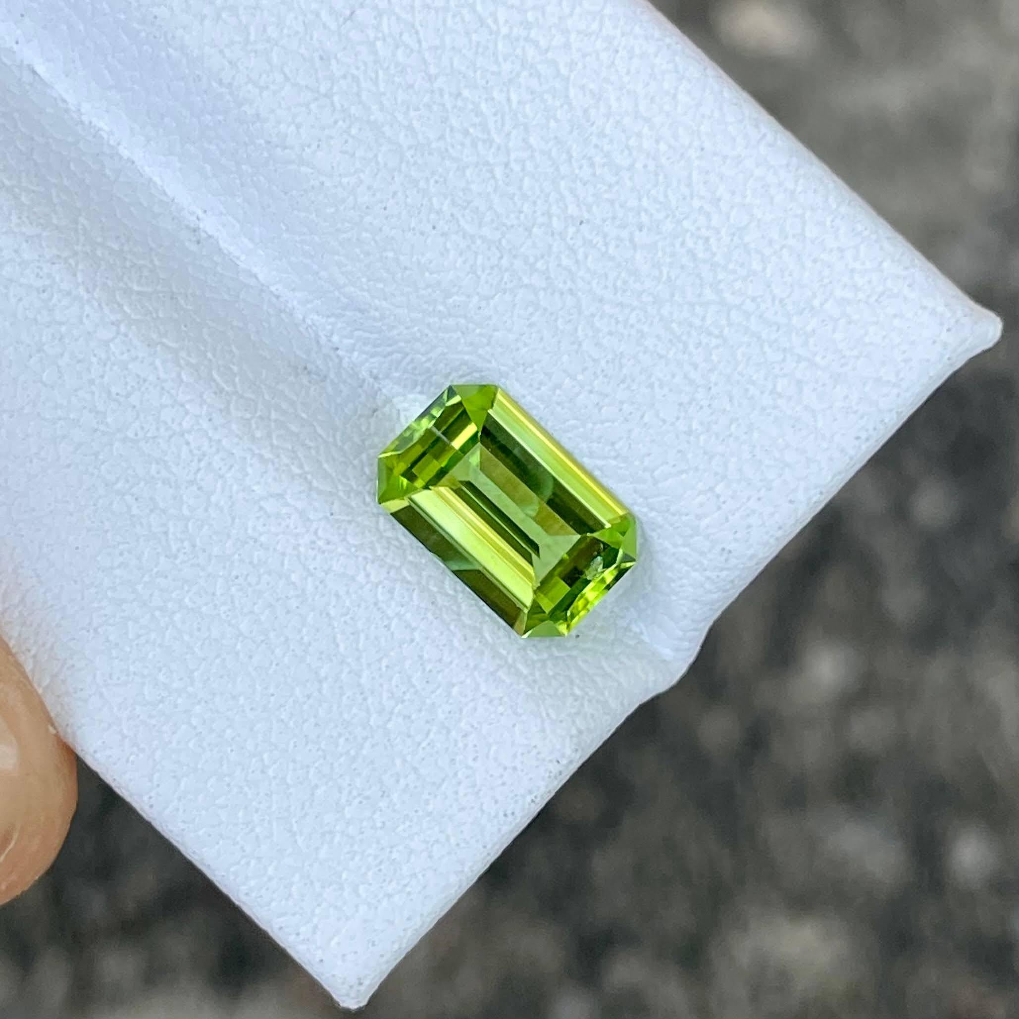 1.60 quilates Peridoto verde Piedra preciosa paquistaní tallada con precisión a medida en Nuevo estado para la venta en Bangkok, TH