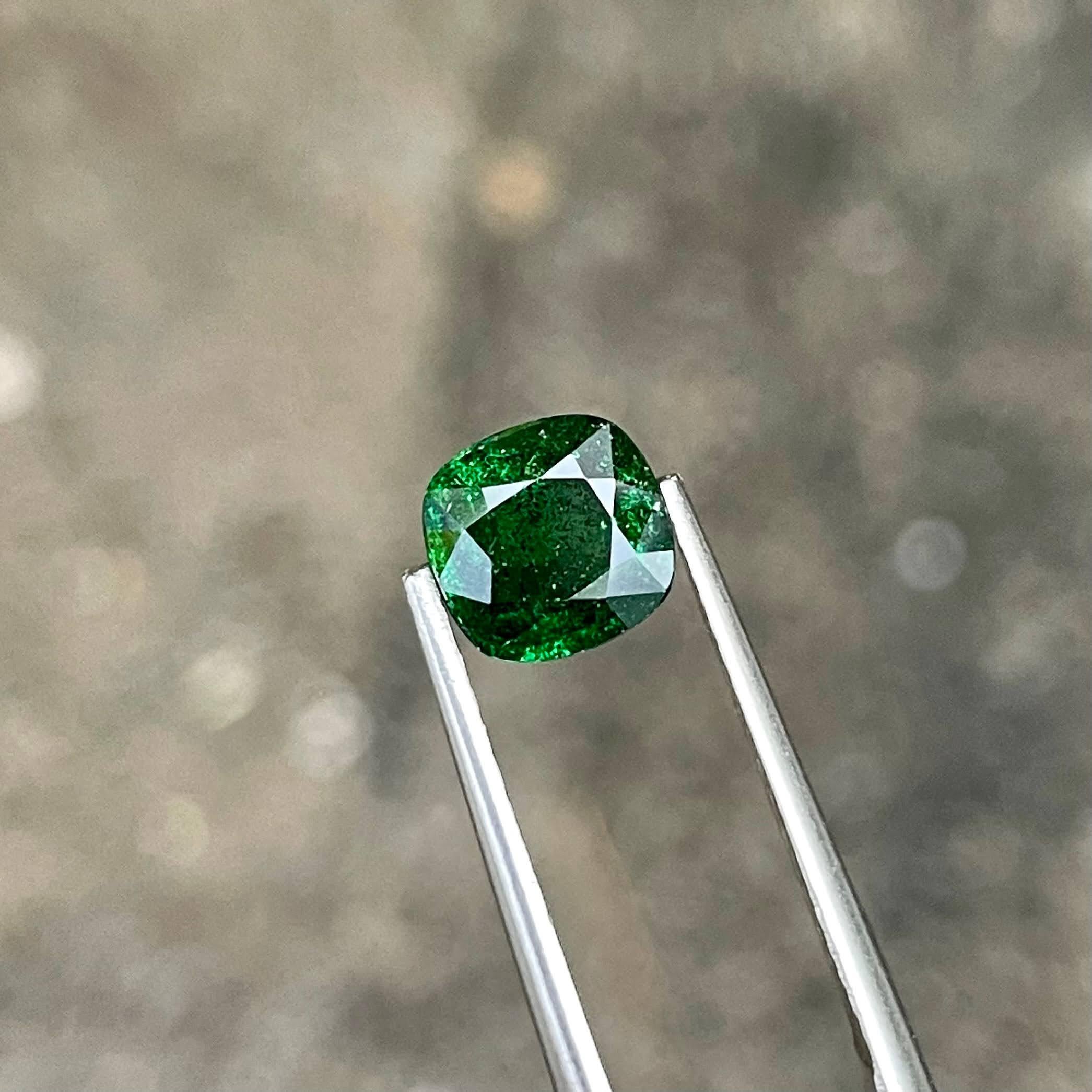 Taglio cuscino 1,60 carati di Greene & Greene Greene Taglia Cuscino Gemma keniota in vendita