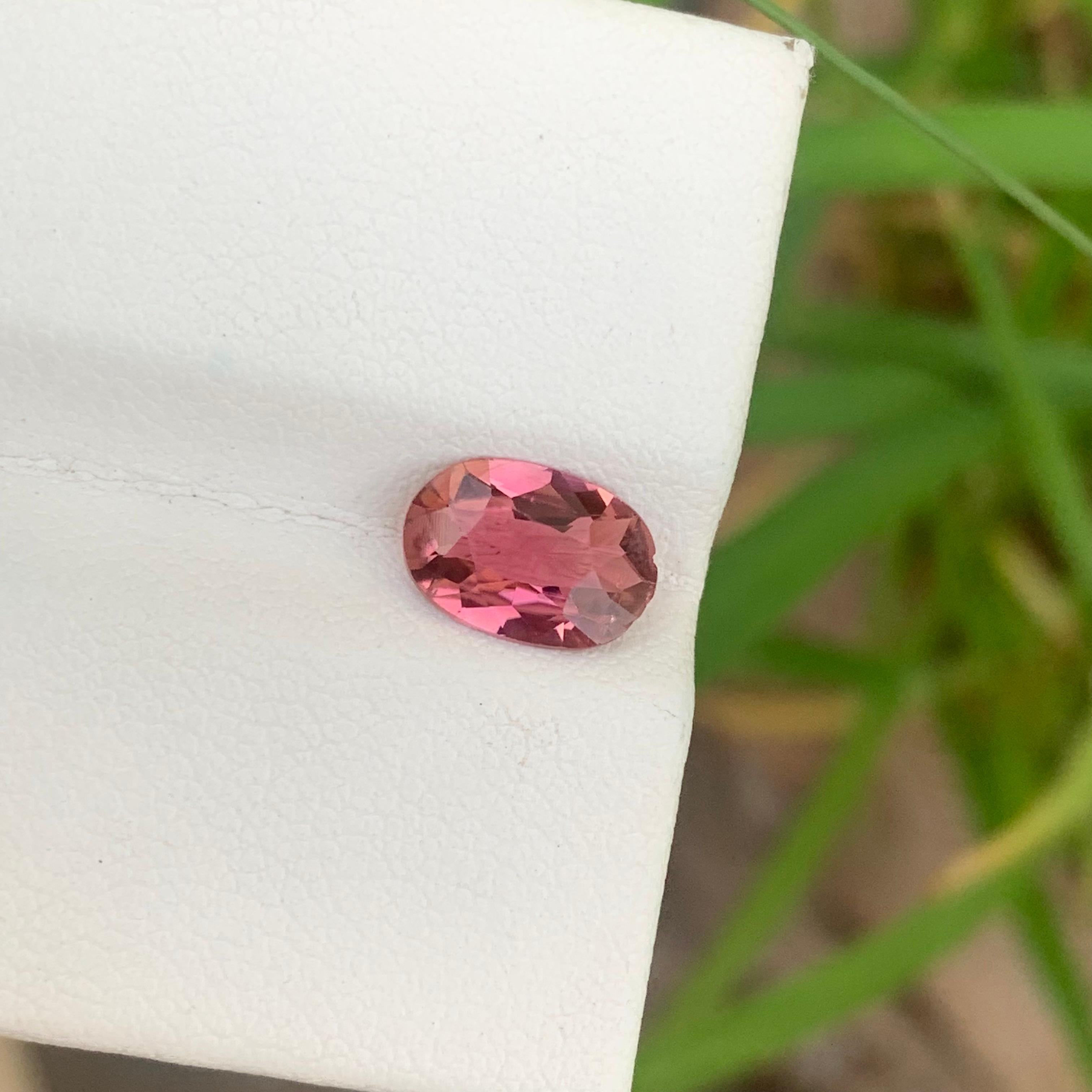 1.60 Carats Natural Loose Pink Tourmaline Oval Shape Ring Gem In New Condition For Sale In Peshawar, PK