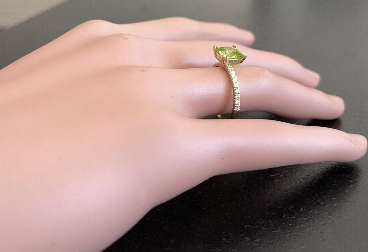 1.60 Carats Natural Peridot and Diamond 14K Solid Yellow Gold Ring For Sale 2