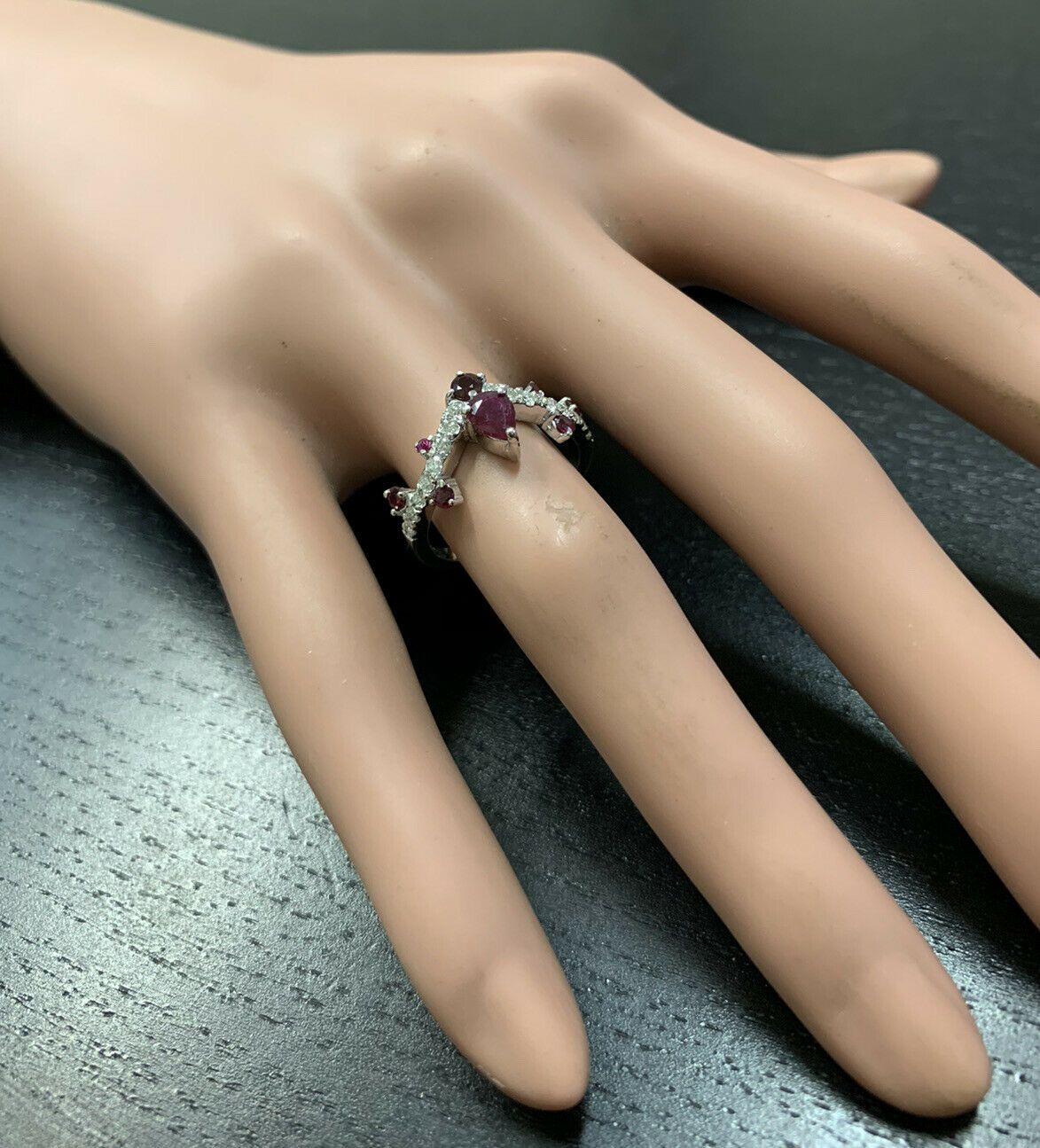 Bague en or blanc massif 14 carats avec rubis rouge naturel de 1,30 carat et diamants en vente 2