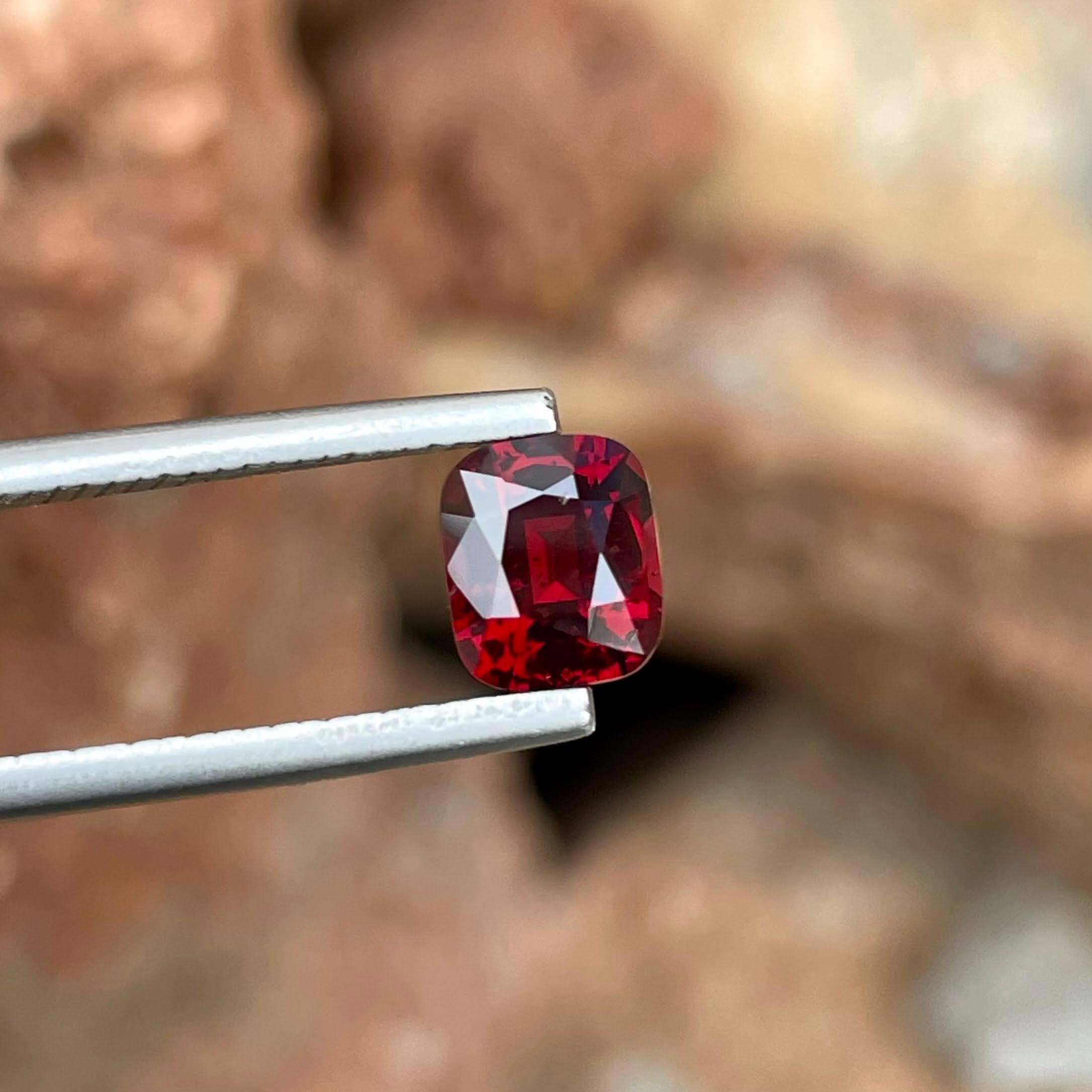 1.60 Carats Red Burmese Loose Spinel Stone Fancy Cushion Cut Natural Gemstone In New Condition For Sale In Bangkok, TH