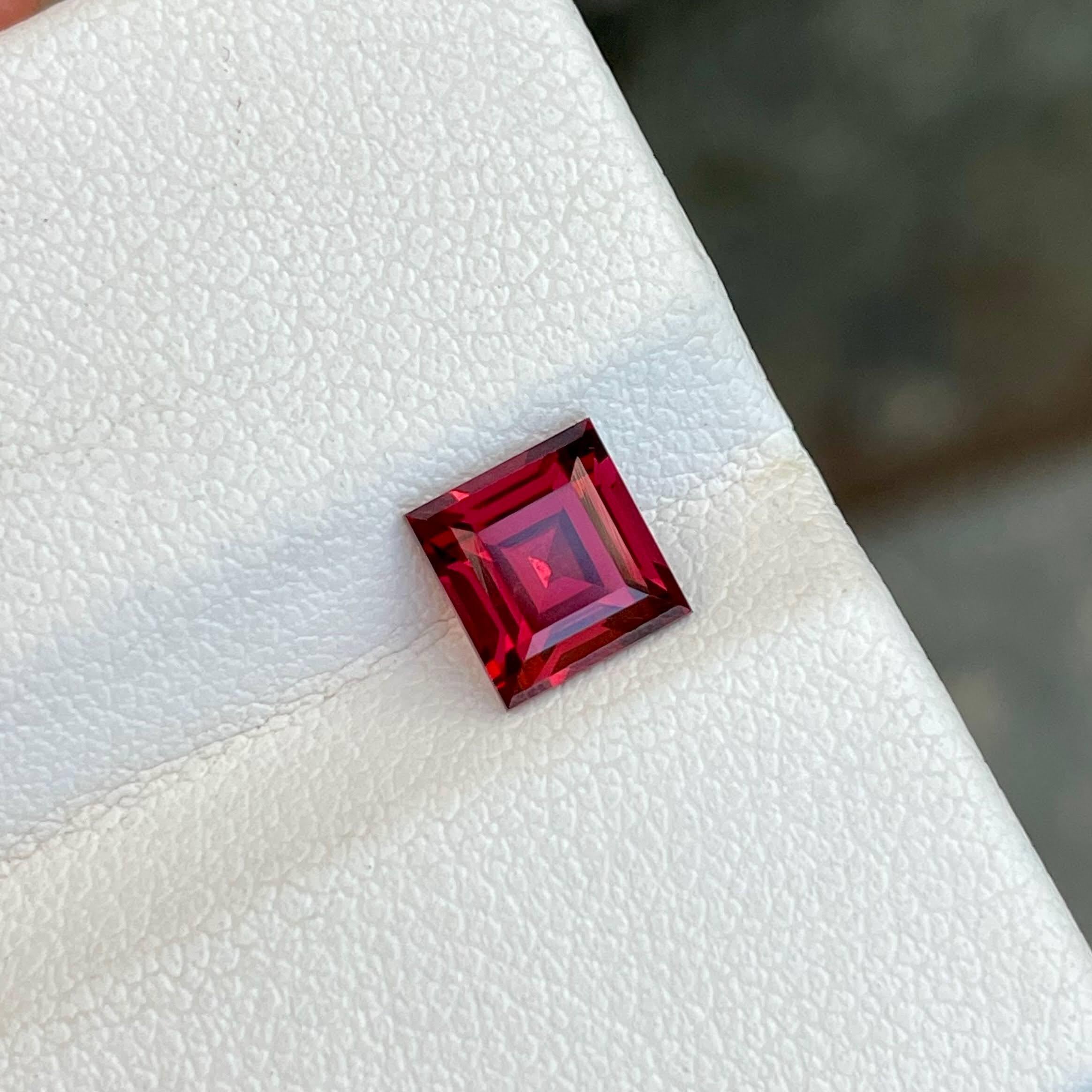 Weight 1.60 carats 
Dimensions 6.4x6.1x4.2 mm
Treatment none 
Origin Africa 
Clarity eye clean 
Shape square 
Cut baguette 



A stunning piece of natural beauty, this soft red garnet stone boasts a square cut, accentuating its inherent elegance and