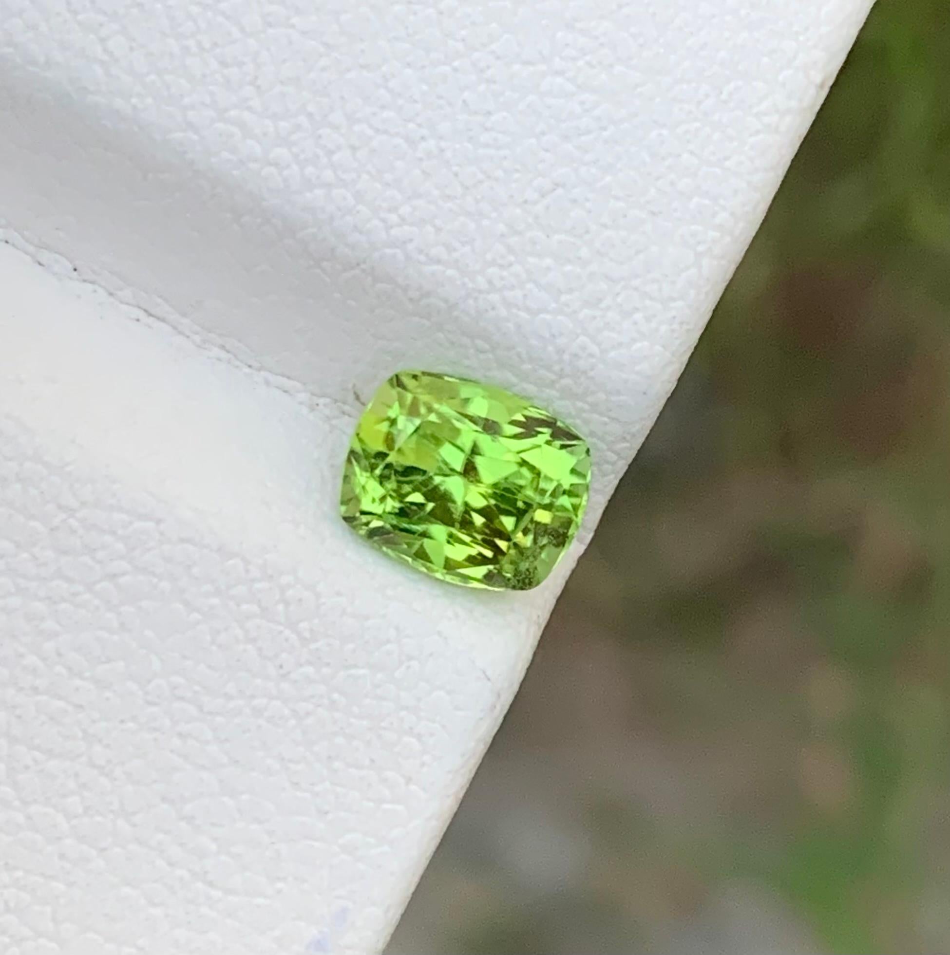 1.60 Cts Natural Loose Green Peridot Oval Shape Pakistan Mines For Sale 4
