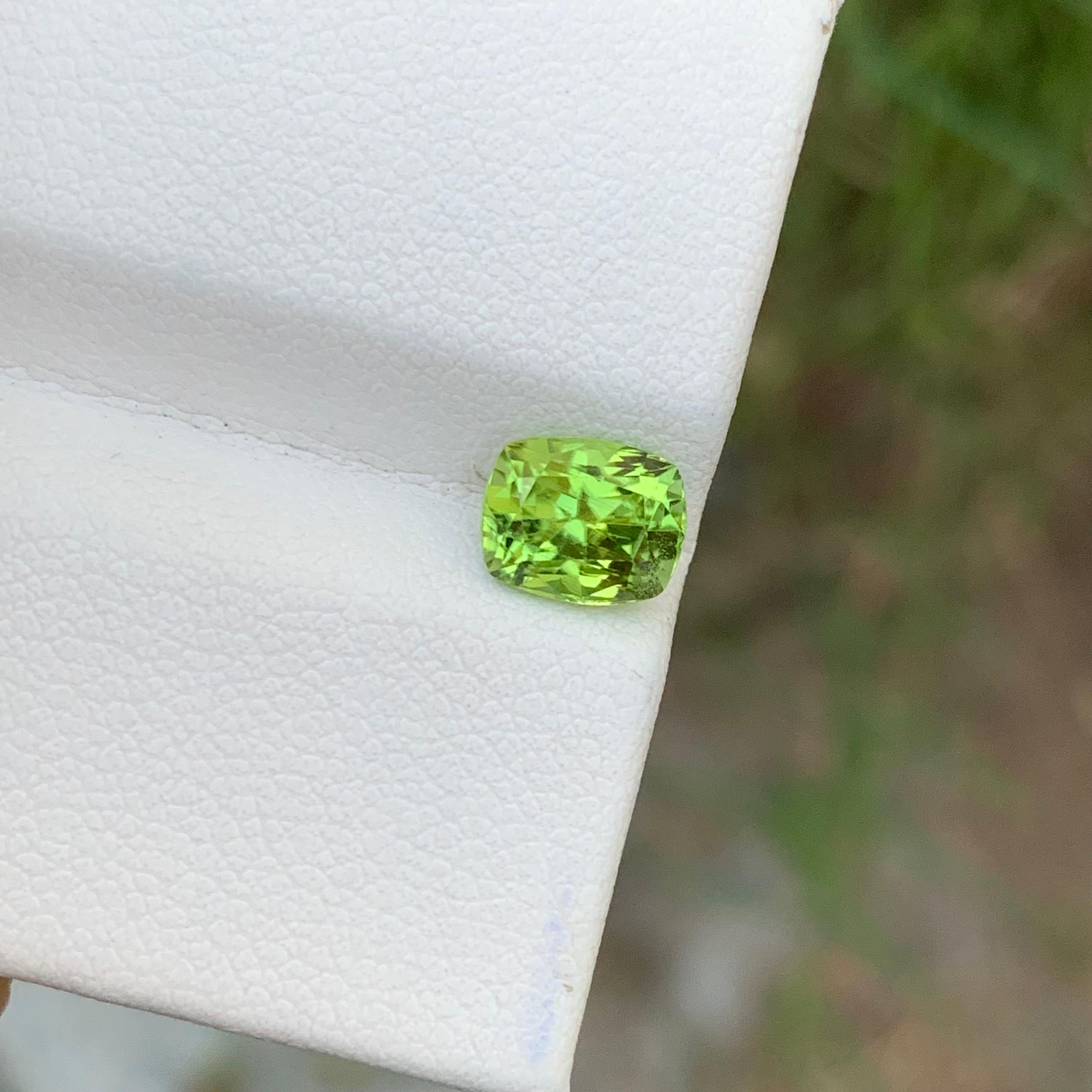 1.60 Cts Natural Loose Green Peridot Oval Shape Pakistan Mines For Sale 1