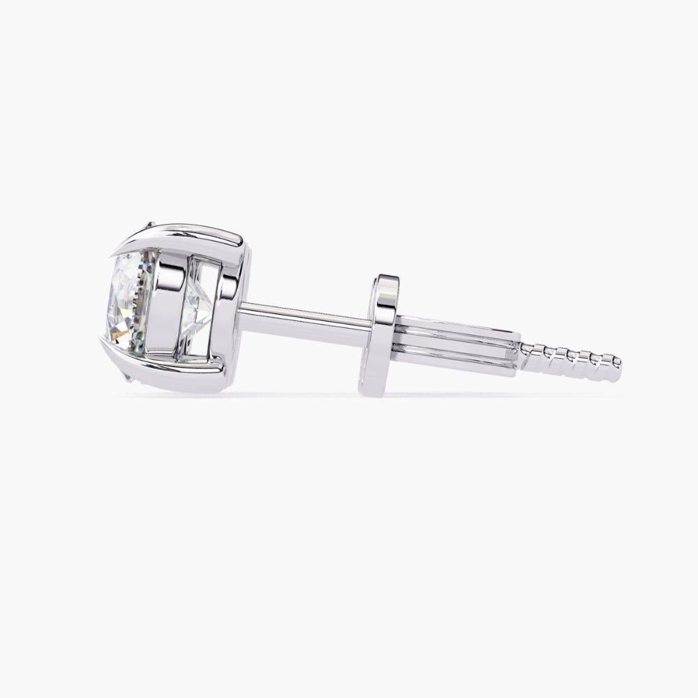 Round Cut 1.60 Ctw Single Solitaire Diamond Earring 14K Gold For Sale