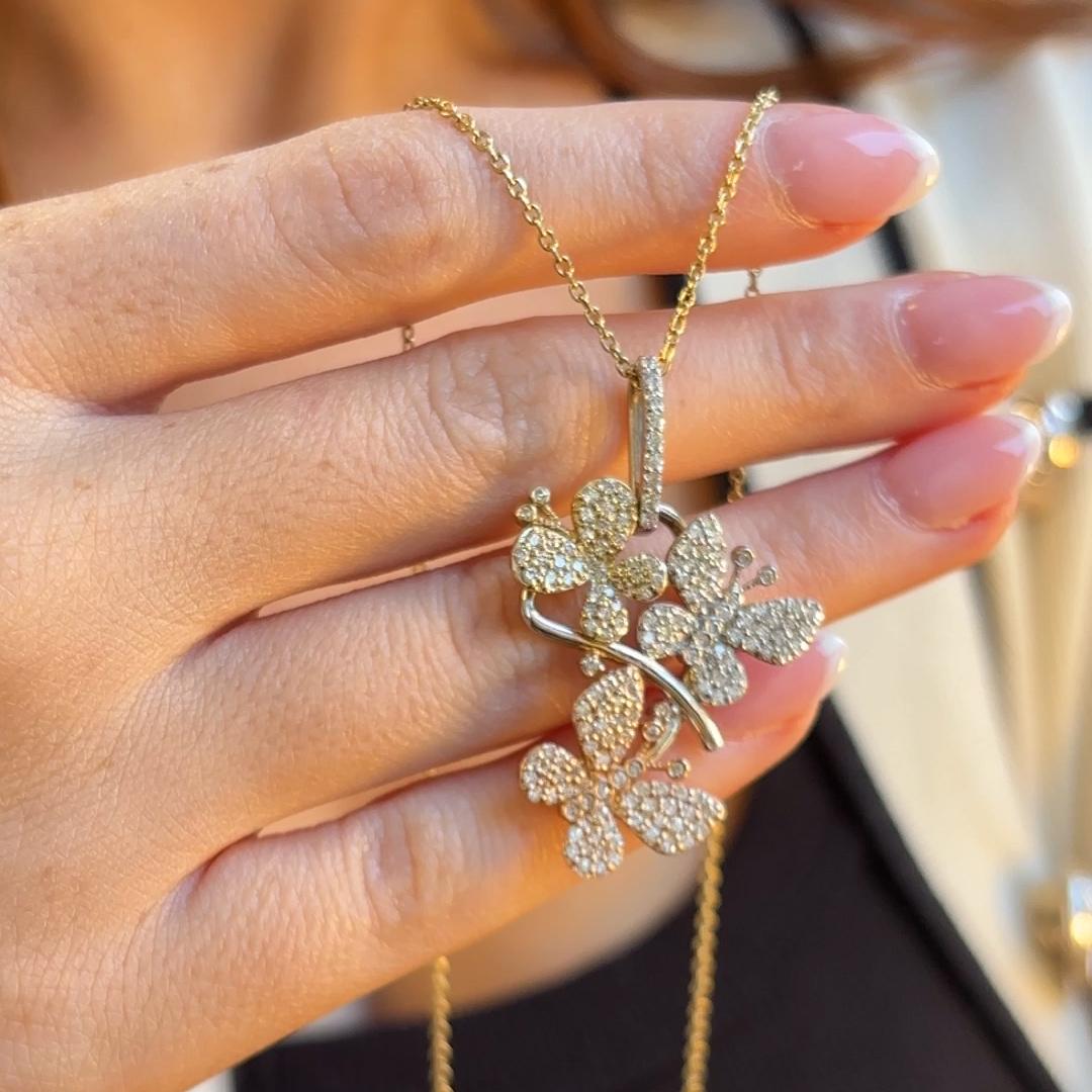 Contemporain Collier papillon en or tricolore 14 carats et diamant blanc 1,60 CTW en vente