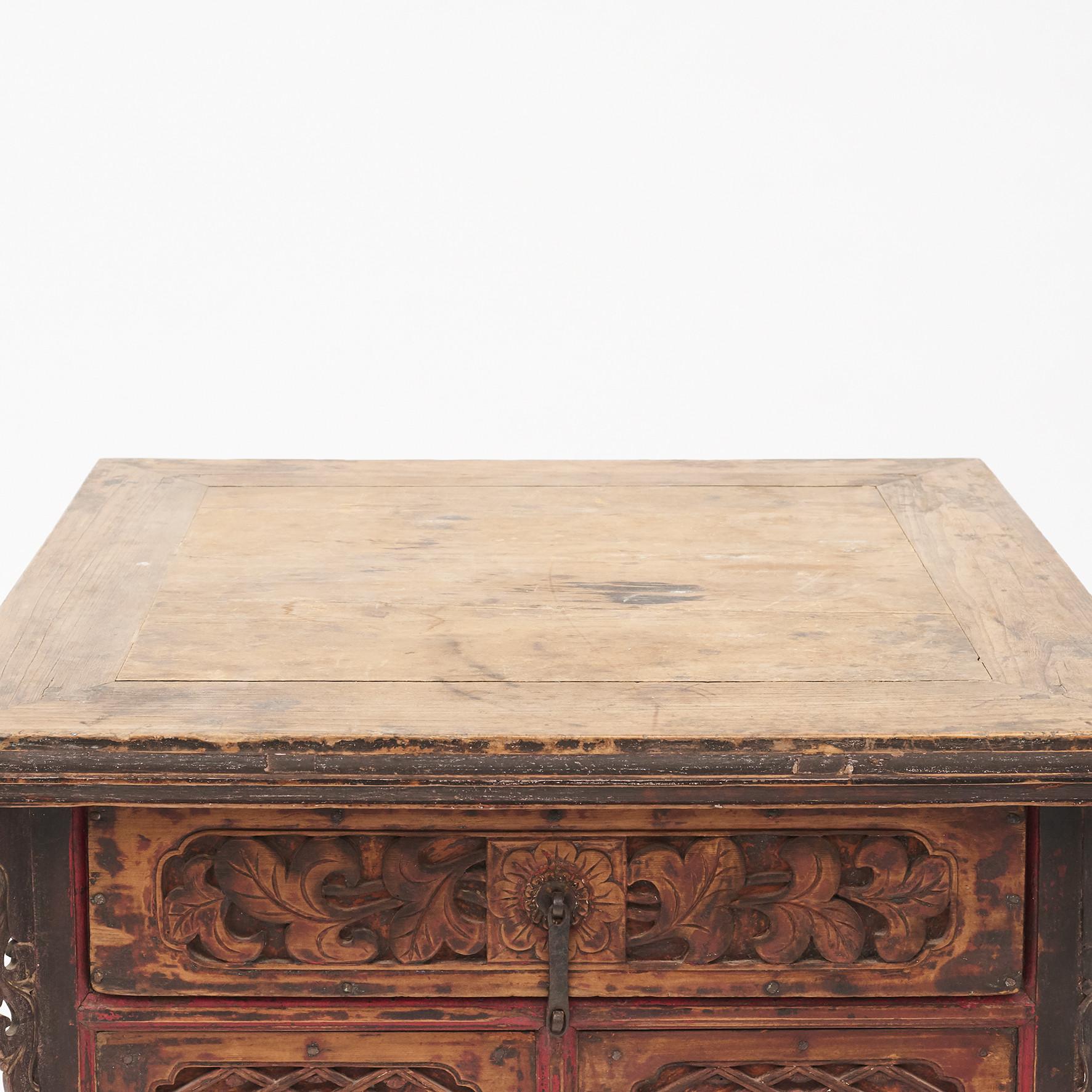 Elm 16th-17th Century Chinese Pine Center Table with Carvings and Decorations For Sale