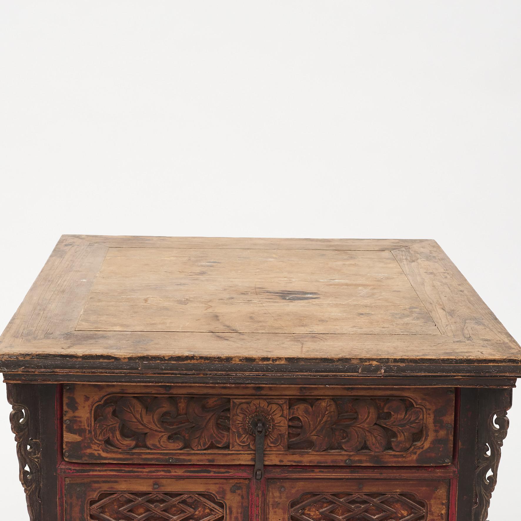 Lacquered 16th-17th Century Chinese Pine Center Table with Carvings and Decorations For Sale