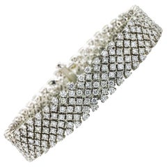 16.00 Carat 18 Karat White Gold Diamond Mesh Chain Bracelet