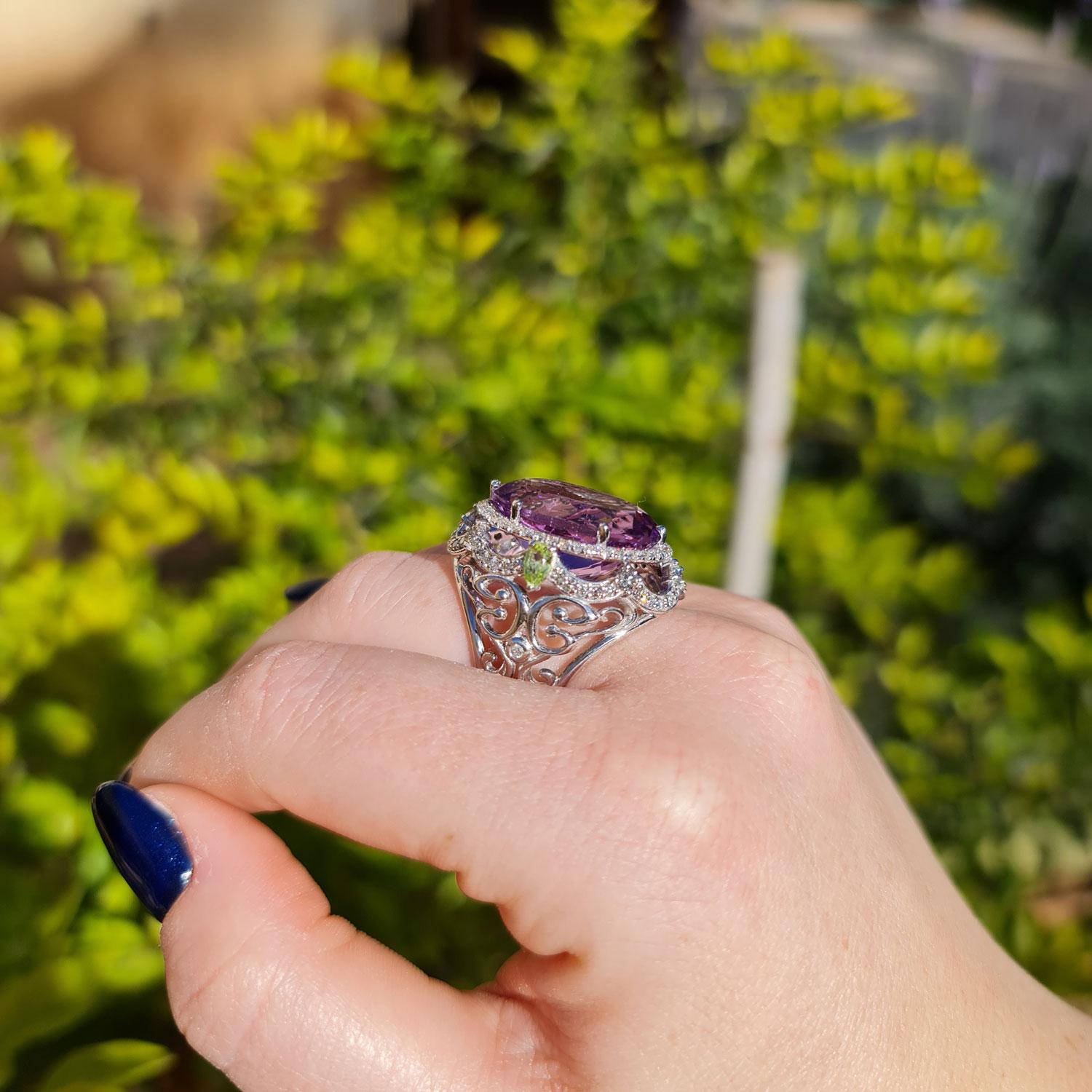 16.00 Carat Amethyst Statement Ring, 1.51 Carat Natural Diamonds, Cocktail Ring For Sale 2