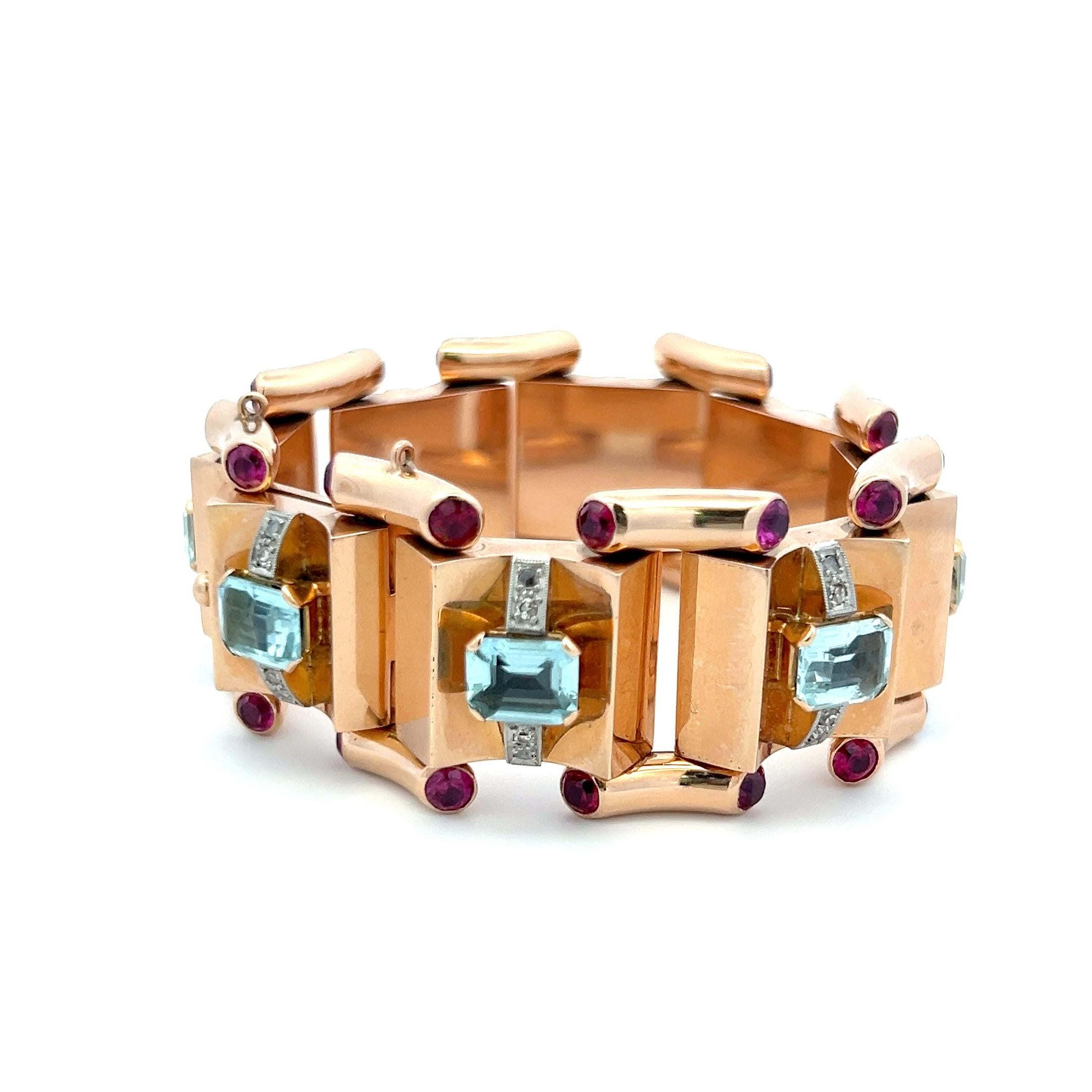 Titel:
16,00 Karat Smaragdschliff 5,00 Karat Alteuropäischer Schliff 0,28 Karat Alteuropäischer Schliff Diamant 18 Karat Rose Gold Gliederarmband
Stil:
Link
Metall:
18 Karat Roségold
Edelstein 1:
16 Karat AQUA
Anzahl von Steinen:
8
Die