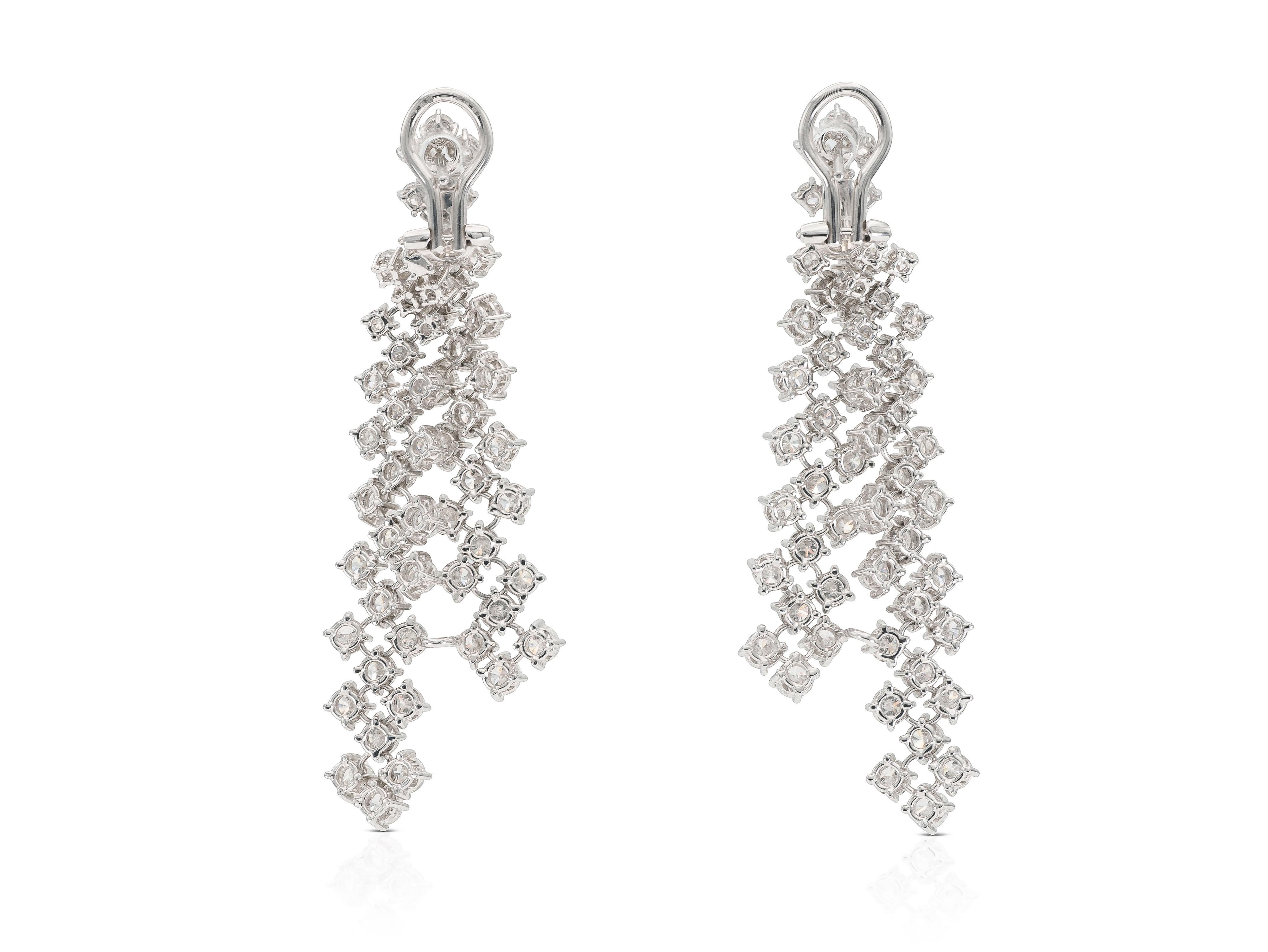 16.00 Carat Diamond Dangle earrings In Good Condition For Sale In New York, NY