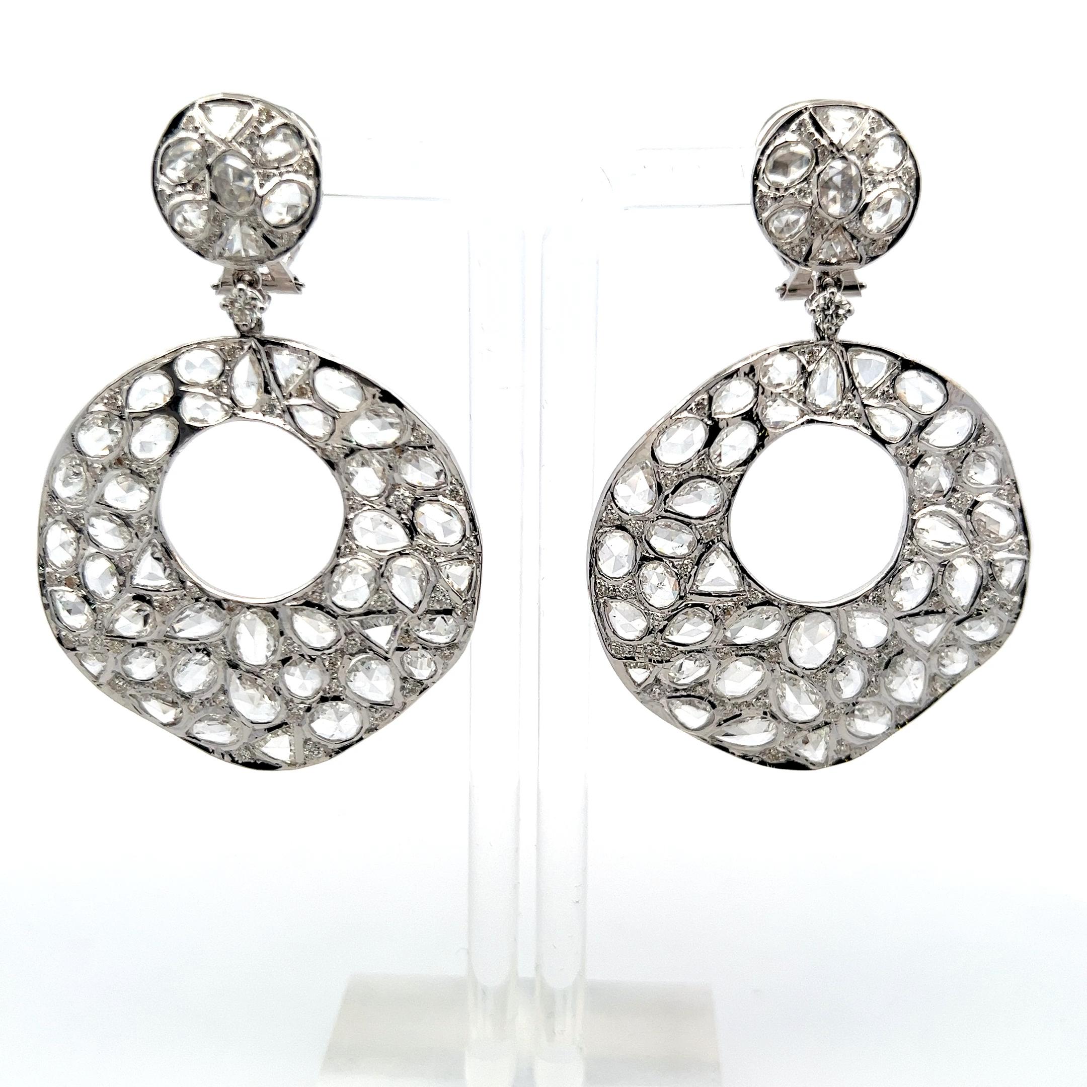 Pendientes araña de oro blanco de 18 quilates con diamantes redondos y talla rosa de 16,00 quilates en venta 3