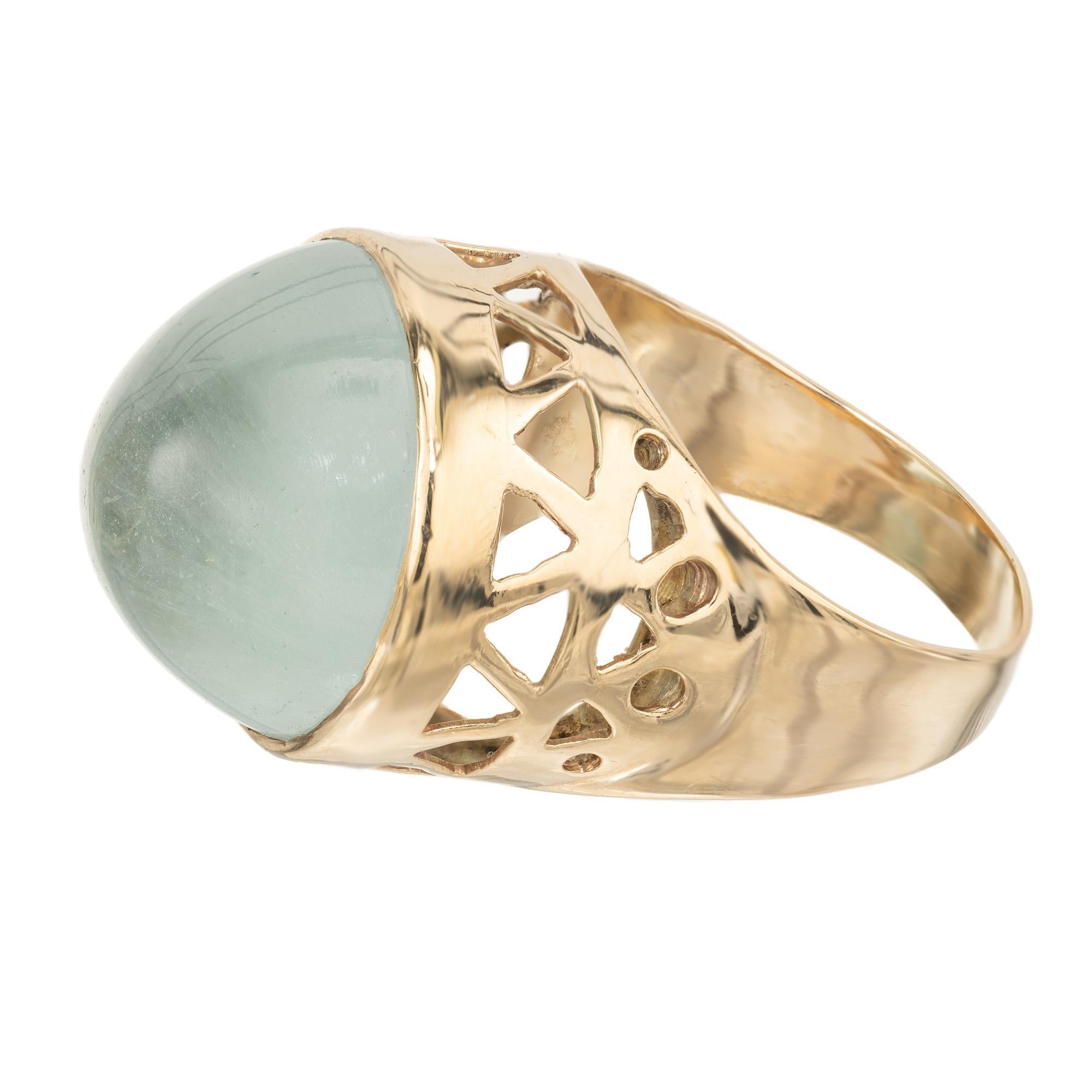 Women's 16.00 Carat Round Cabochon Aquamarine Yellow Gold Ring For Sale