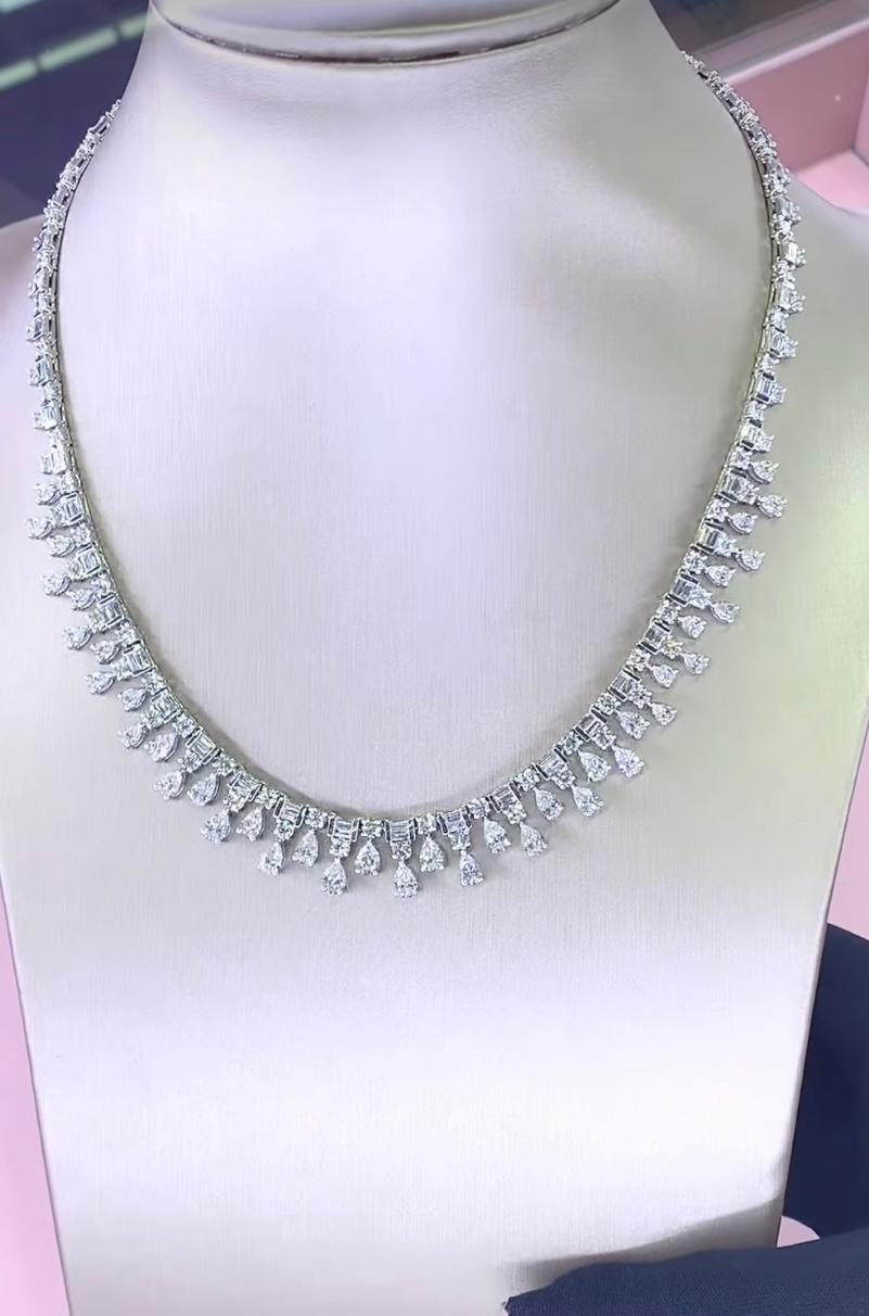 Taille mixte Collier en or 18 carats avec diamants naturels de 16,00 carats en vente