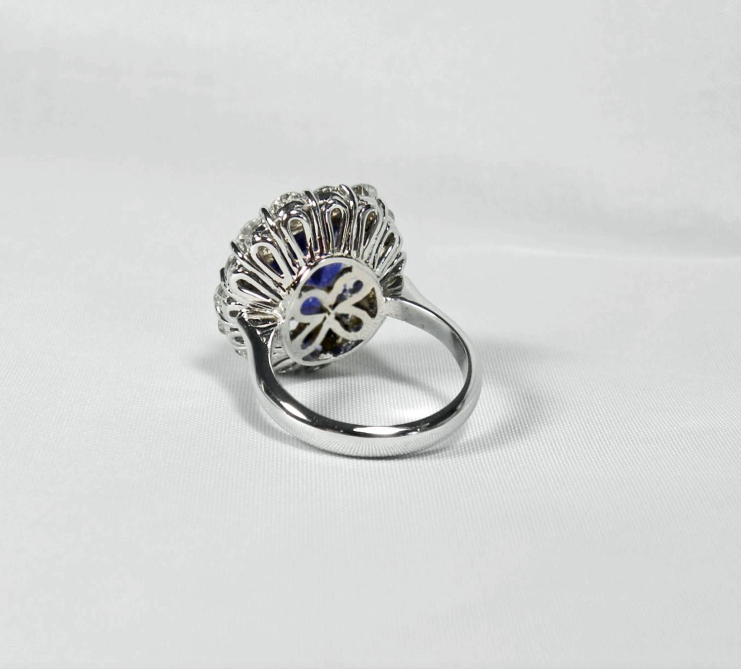 GIA 16.00 Carat Certified Natural Unheated Sapphire and Diamond White Gold Ring 4