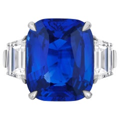 Bague en platine avec saphir bleu coussin de 16.01 carats et diamant