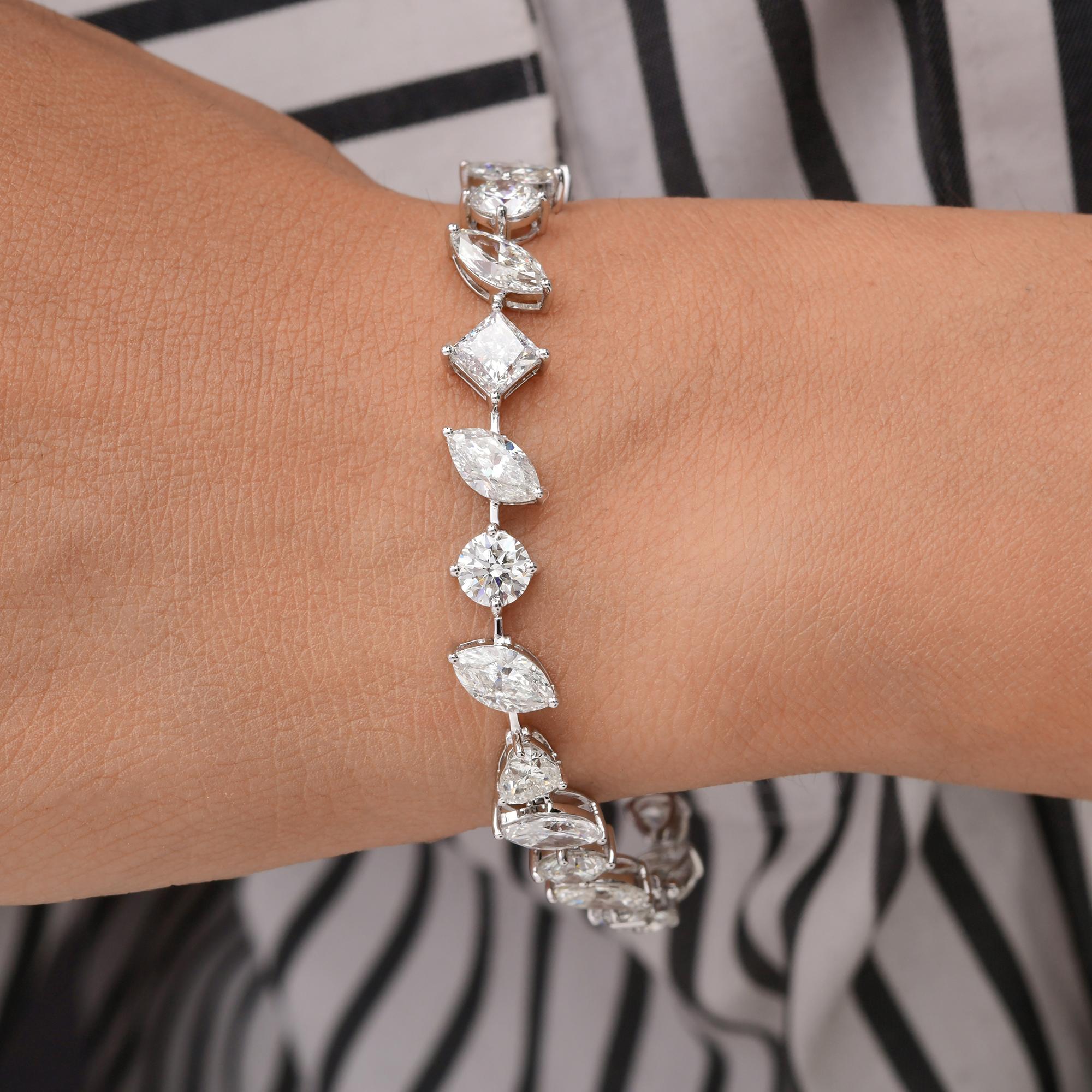 Bracciale A Link con diamanti a taglio misto da 16,03 carati in oro bianco 14 carati Tutte le tariffe pagate
Il bracciale è caratterizzato da diamanti misti disposti in fila. Con una vestibilità comoda e una chiusura sicura, questo braccialetto è