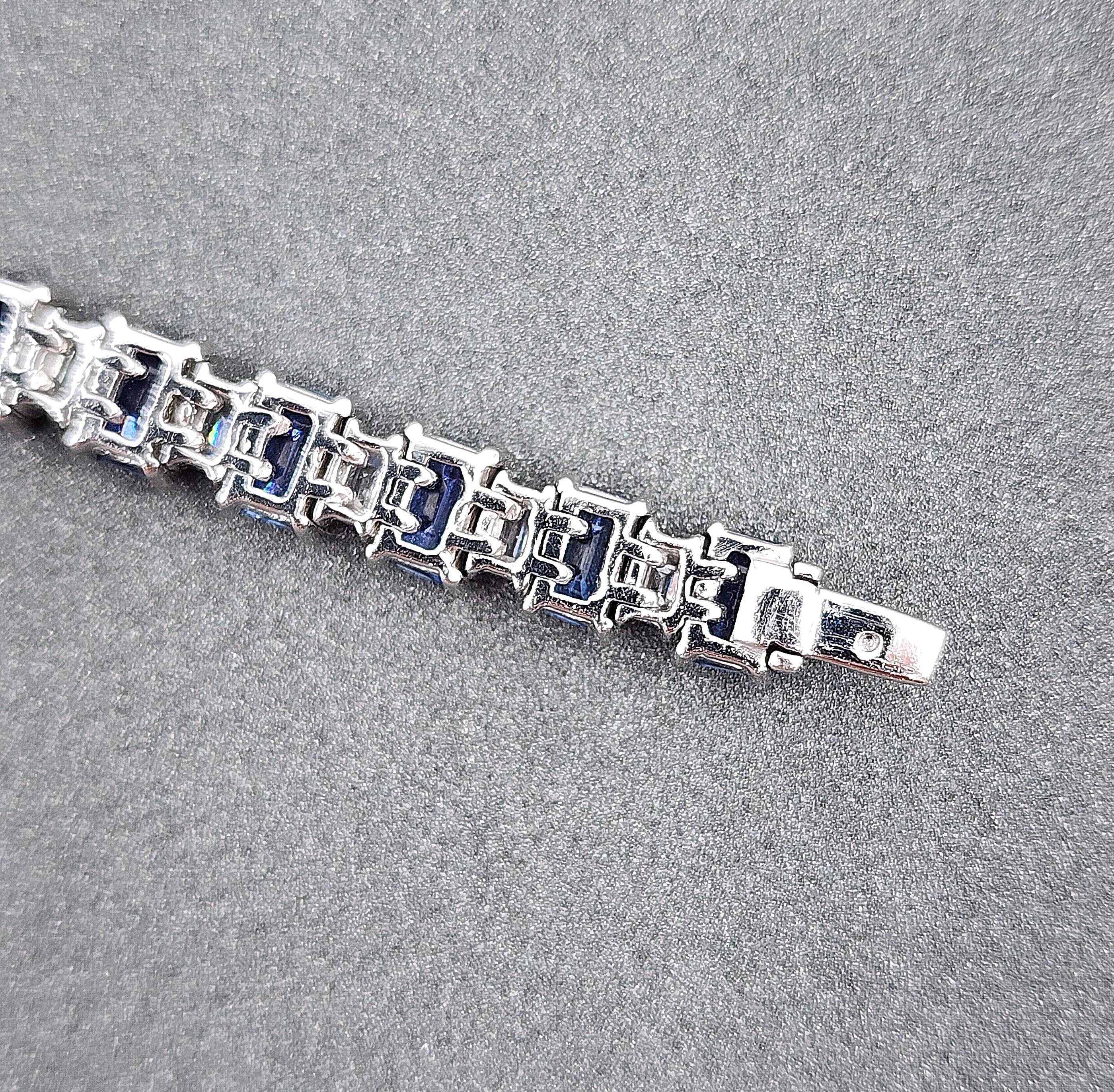 Taille émeraude 16,03 ct Bracelet saphir et diamant taille émeraude naturelle en vente