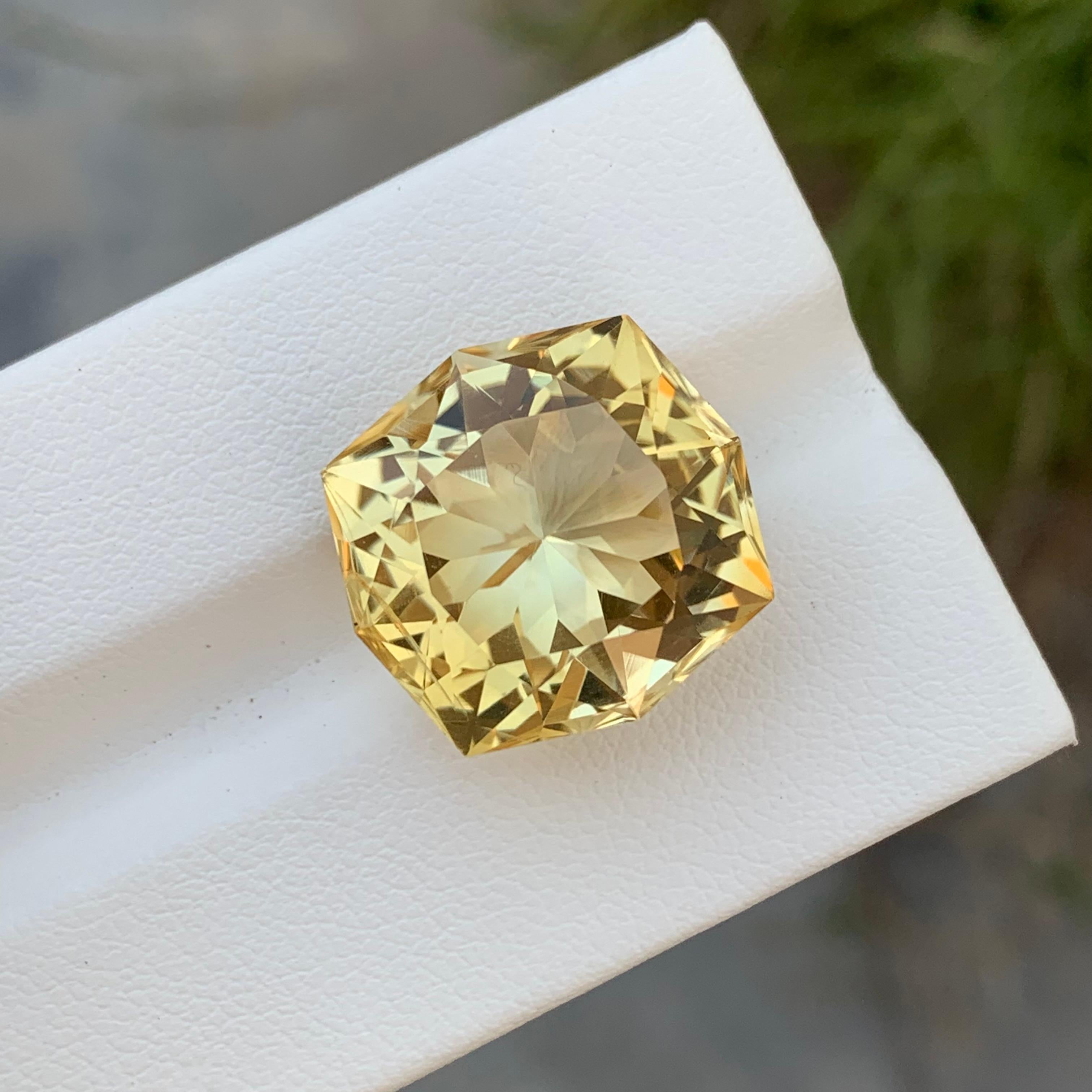 16.05 Carat Natural Loose Yellow Citrine Octagon Shape Gem For Necklace  In New Condition In Peshawar, PK