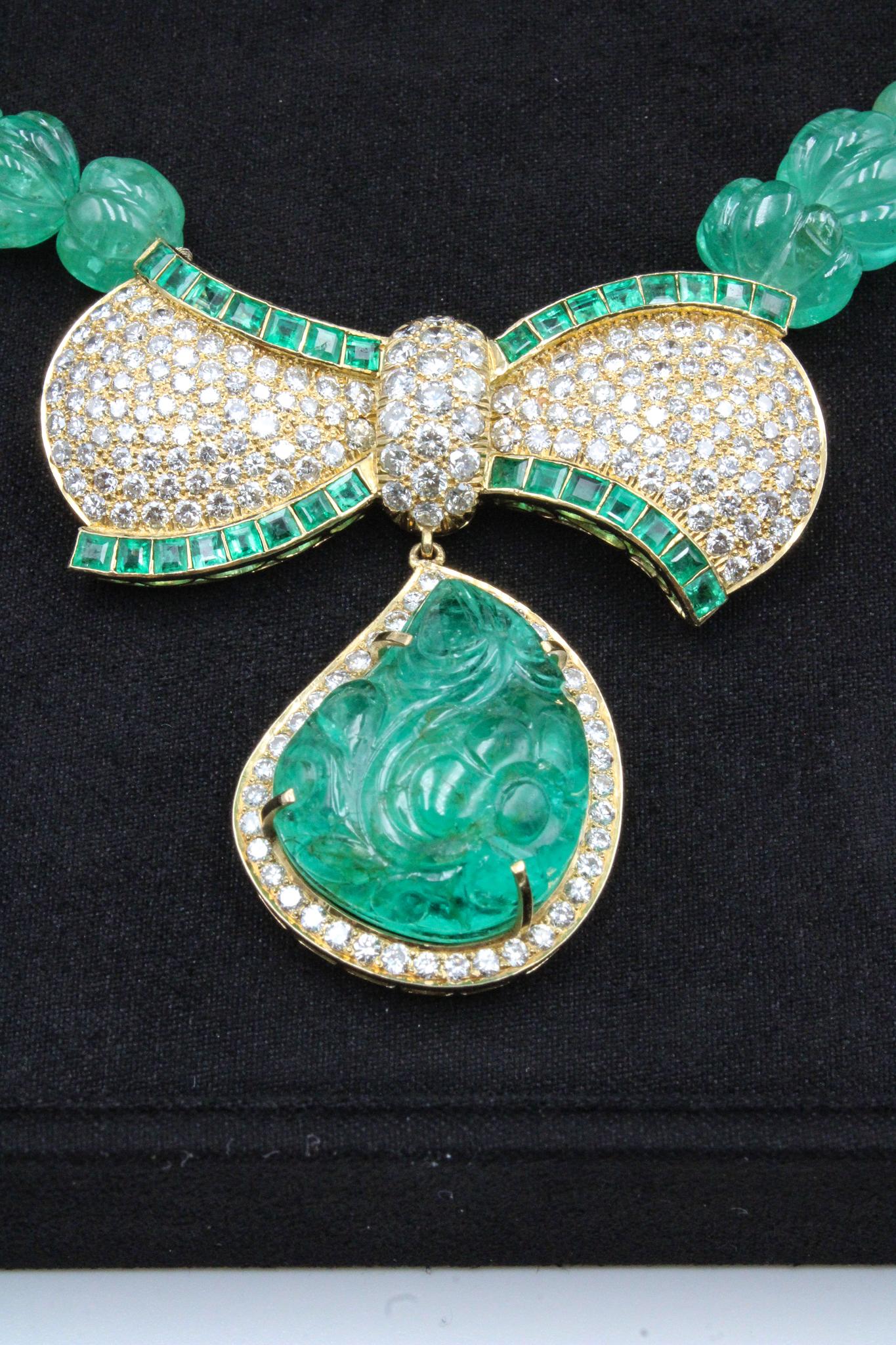 Collar de Esmeralda Colombiana 160ct con Broche Colgante Desmontable en venta 8