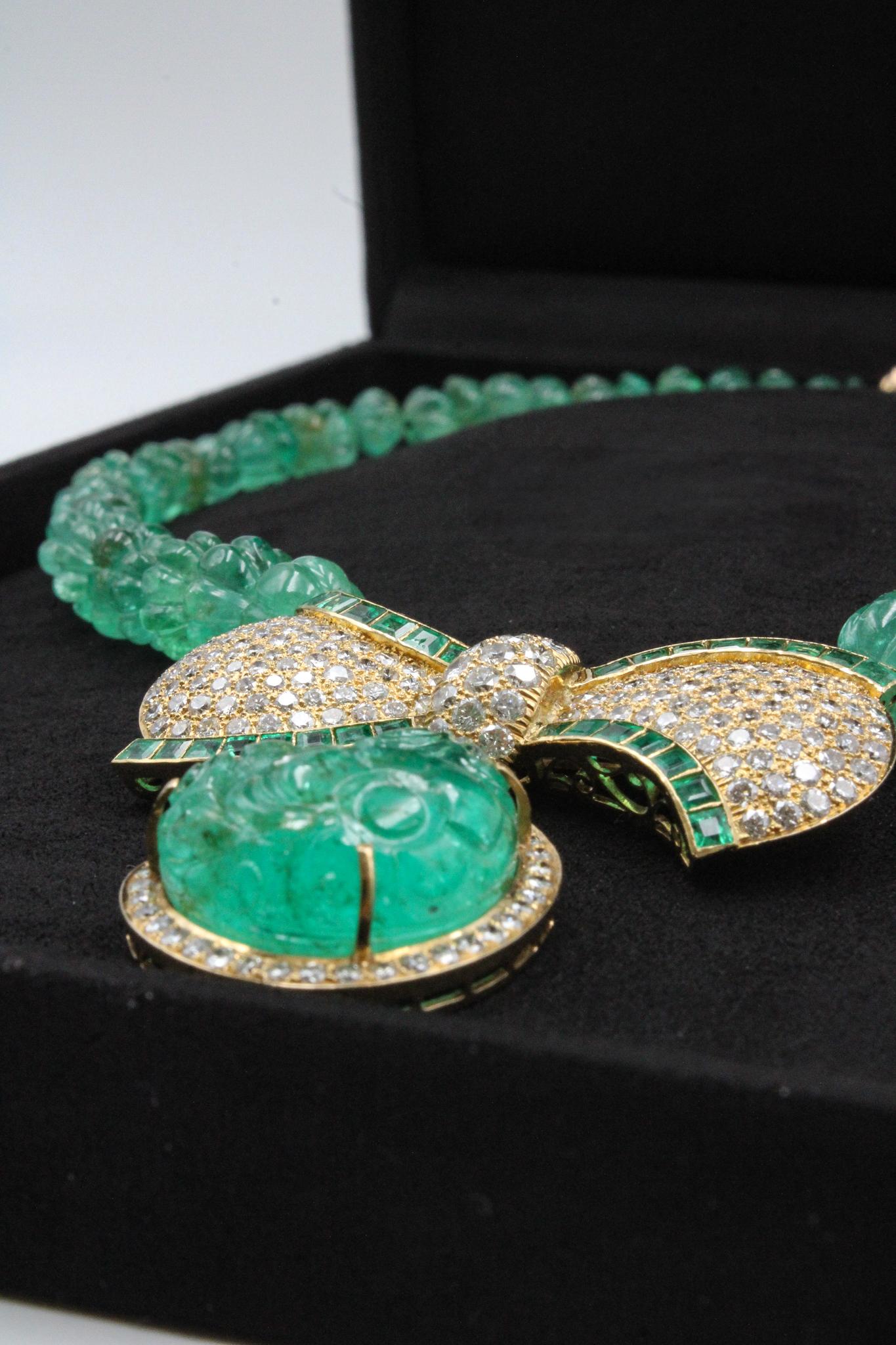 Collar de Esmeralda Colombiana 160ct con Broche Colgante Desmontable en Nuevo estado para la venta en Roma, IT
