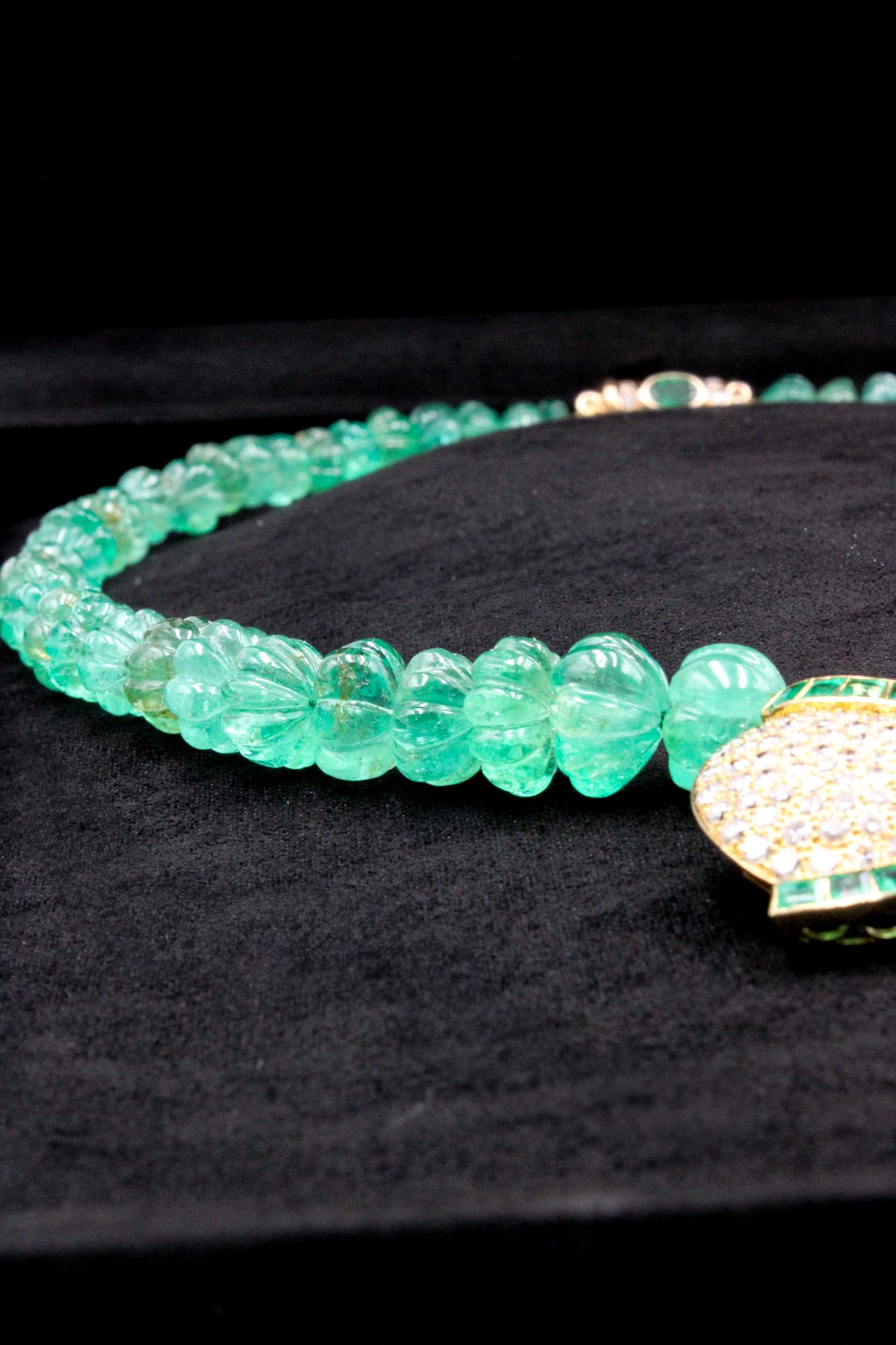 Femenino o masculino Collar de Esmeralda Colombiana 160ct con Broche Colgante Desmontable en venta