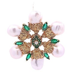 Ciondolo floreale con smeraldo e diamante da 1,60ct e perle in oro giallo 18K