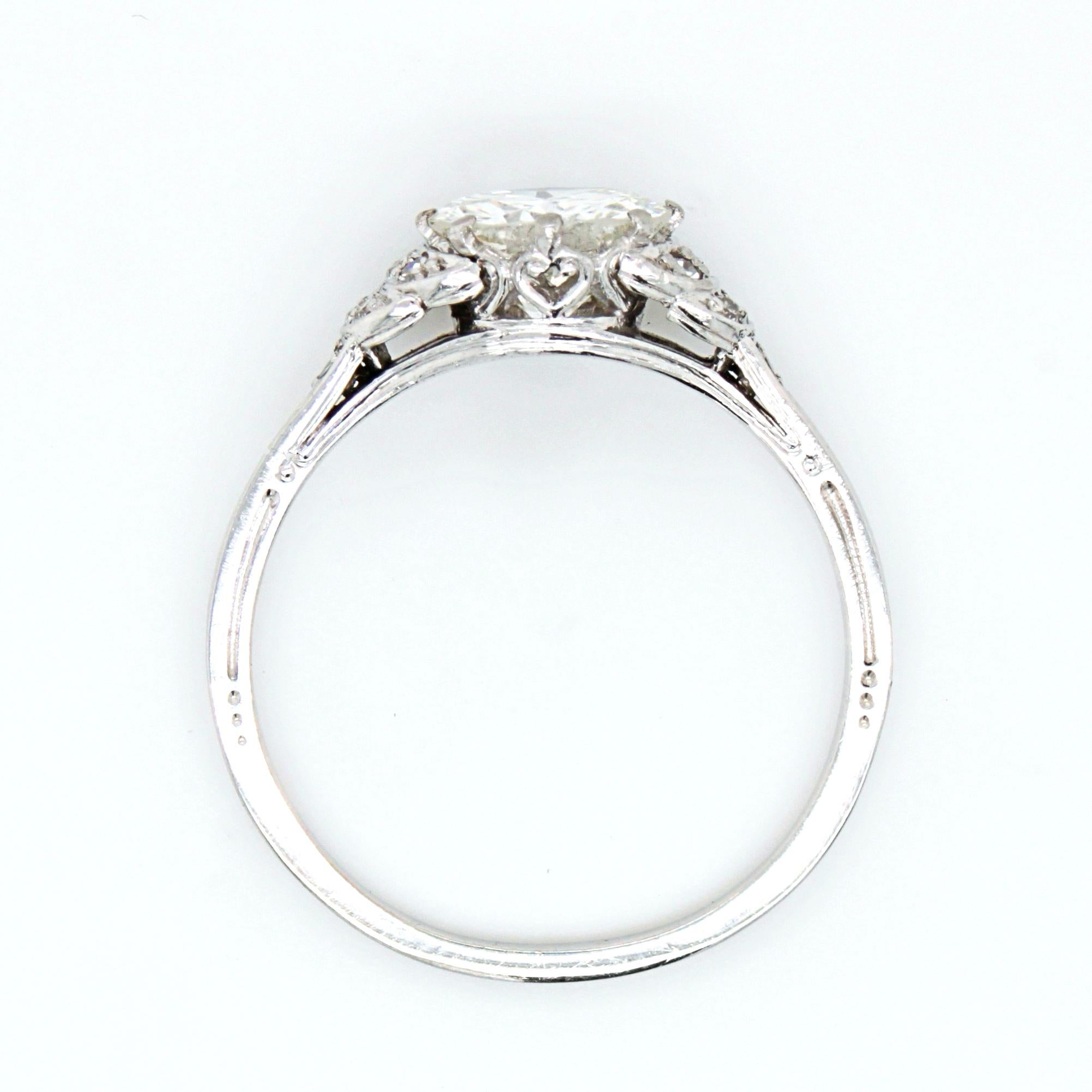 1.60 Carat, G/H-VS Diamond Solitaire Art Deco Ring, circa 1920s 7