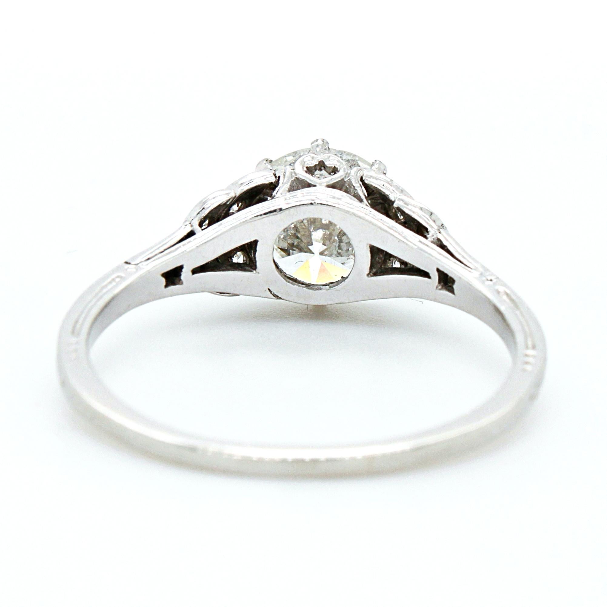 1.60 Carat, G/H-VS Diamond Solitaire Art Deco Ring, circa 1920s 3