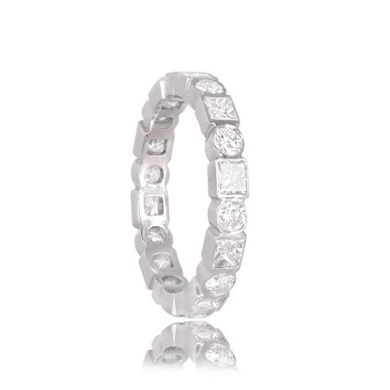 Art Deco 1.60ct Round Brilliant Cut & Princess Cut Diamond Band Ring, H Color, Platinum For Sale