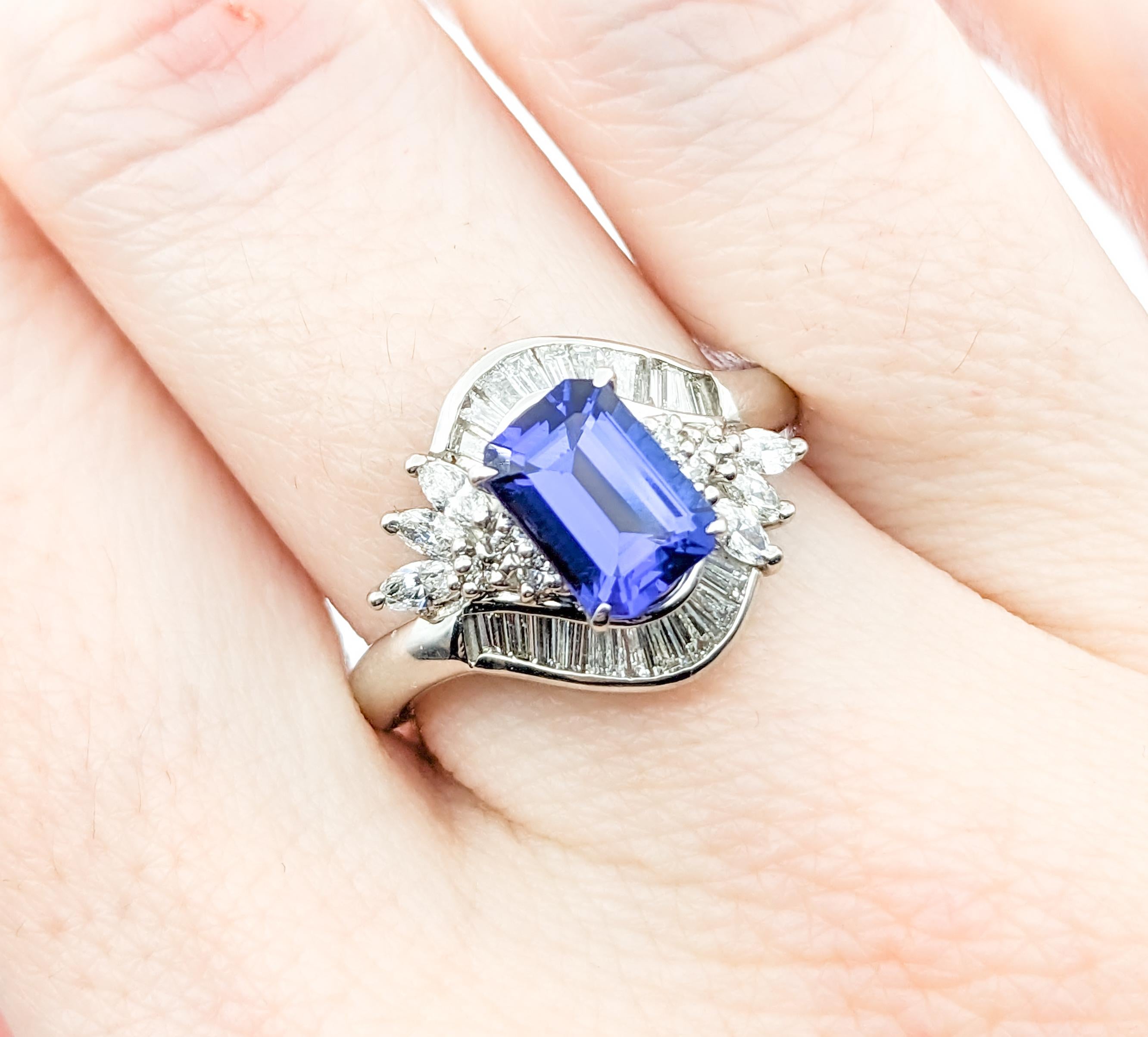1.60ct Tanzanite & 0.80ctw Diamond Ring In Platinum In Excellent Condition For Sale In Bloomington, MN