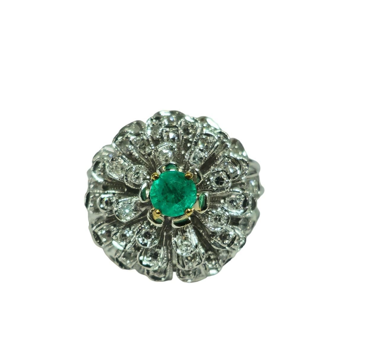 1.60ct VVS Diamond & Emerald in 14k Ring (Certified) In Excellent Condition For Sale In Miami, FL