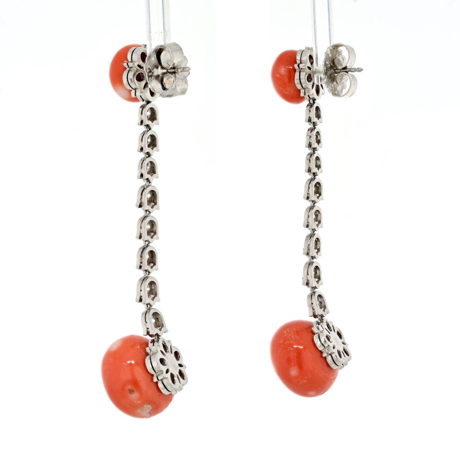 1.60cttw Diamond And Coral Drop Dangling Estate Platinum Earrings In Excellent Condition For Sale In New York, NY